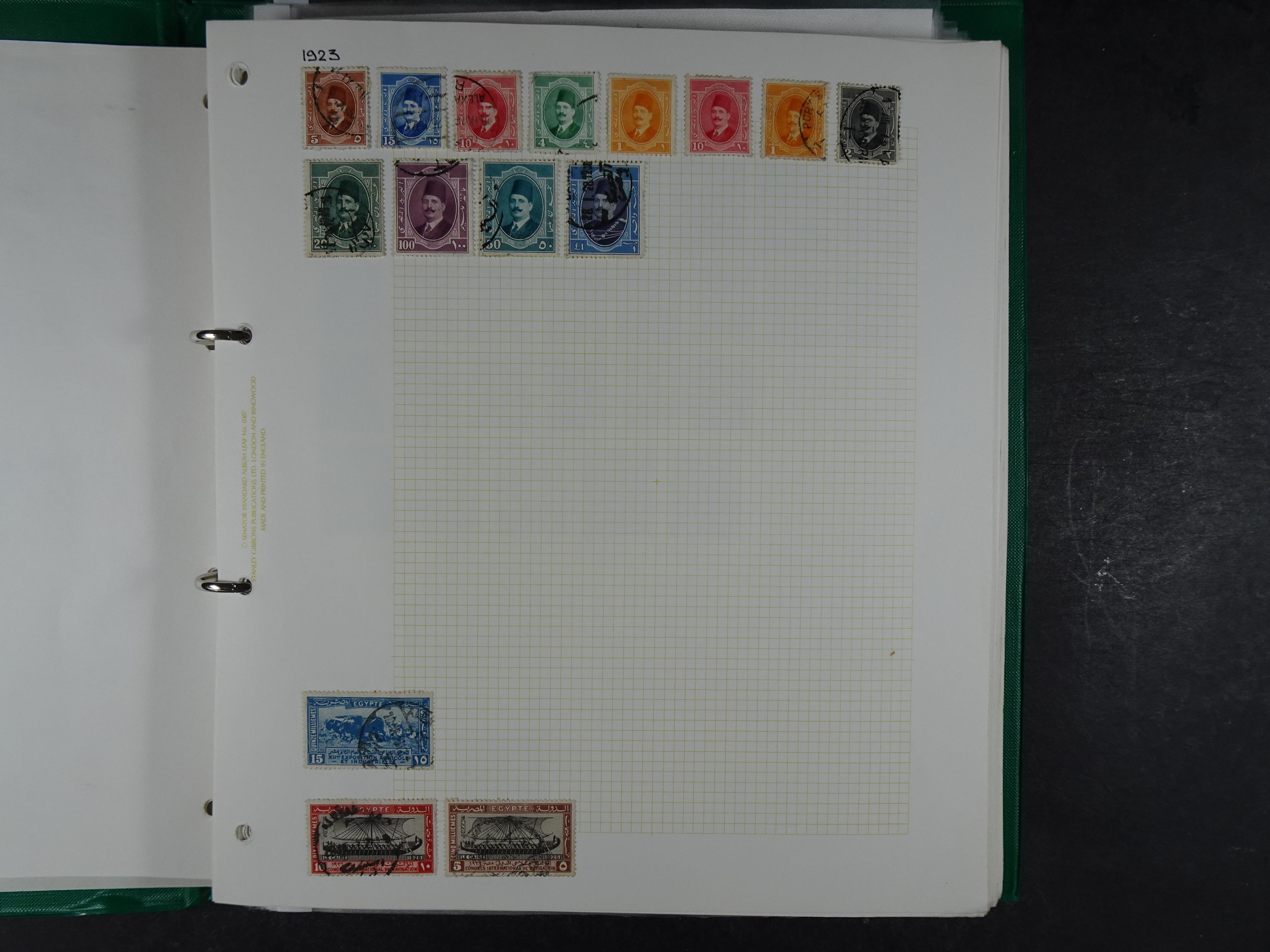 Redelijk compleet verzameling  zonder veel bijzonderdelen.
Veel 1e plakker. 144