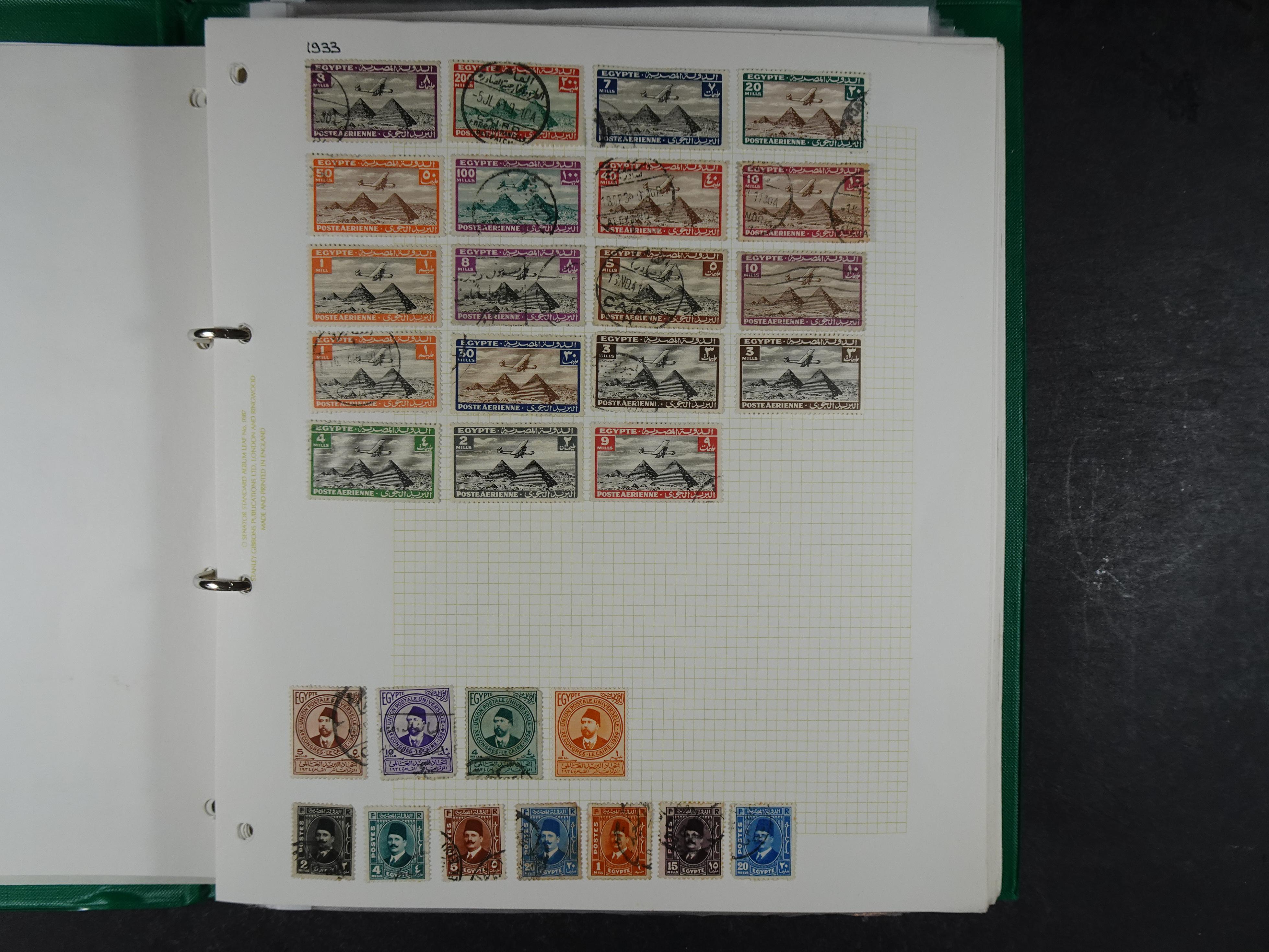 Redelijk compleet verzameling  zonder veel bijzonderdelen.
Veel 1e plakker. 146