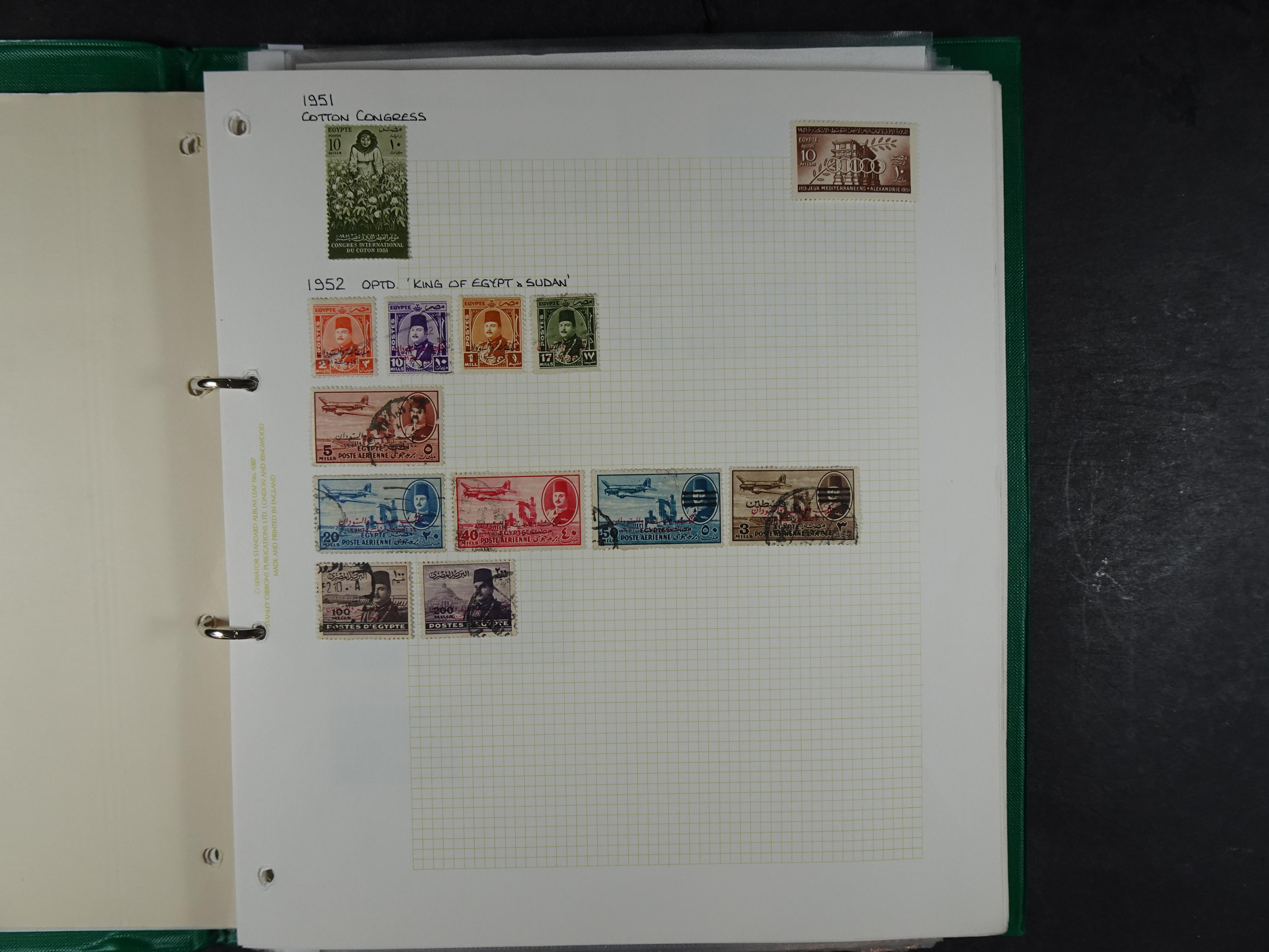 Redelijk compleet verzameling  zonder veel bijzonderdelen.
Veel 1e plakker. 152