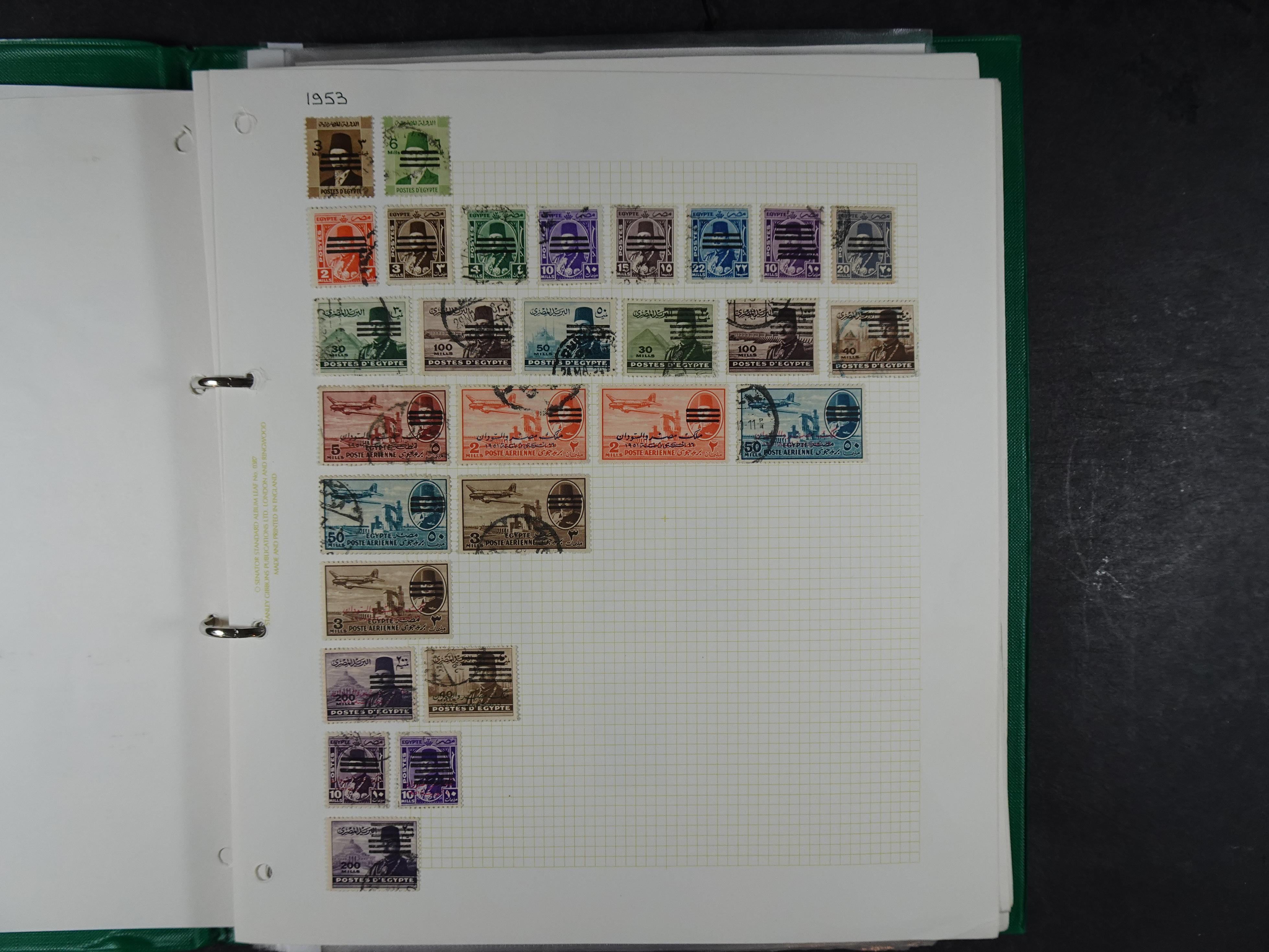 Redelijk compleet verzameling  zonder veel bijzonderdelen.
Veel 1e plakker. 154