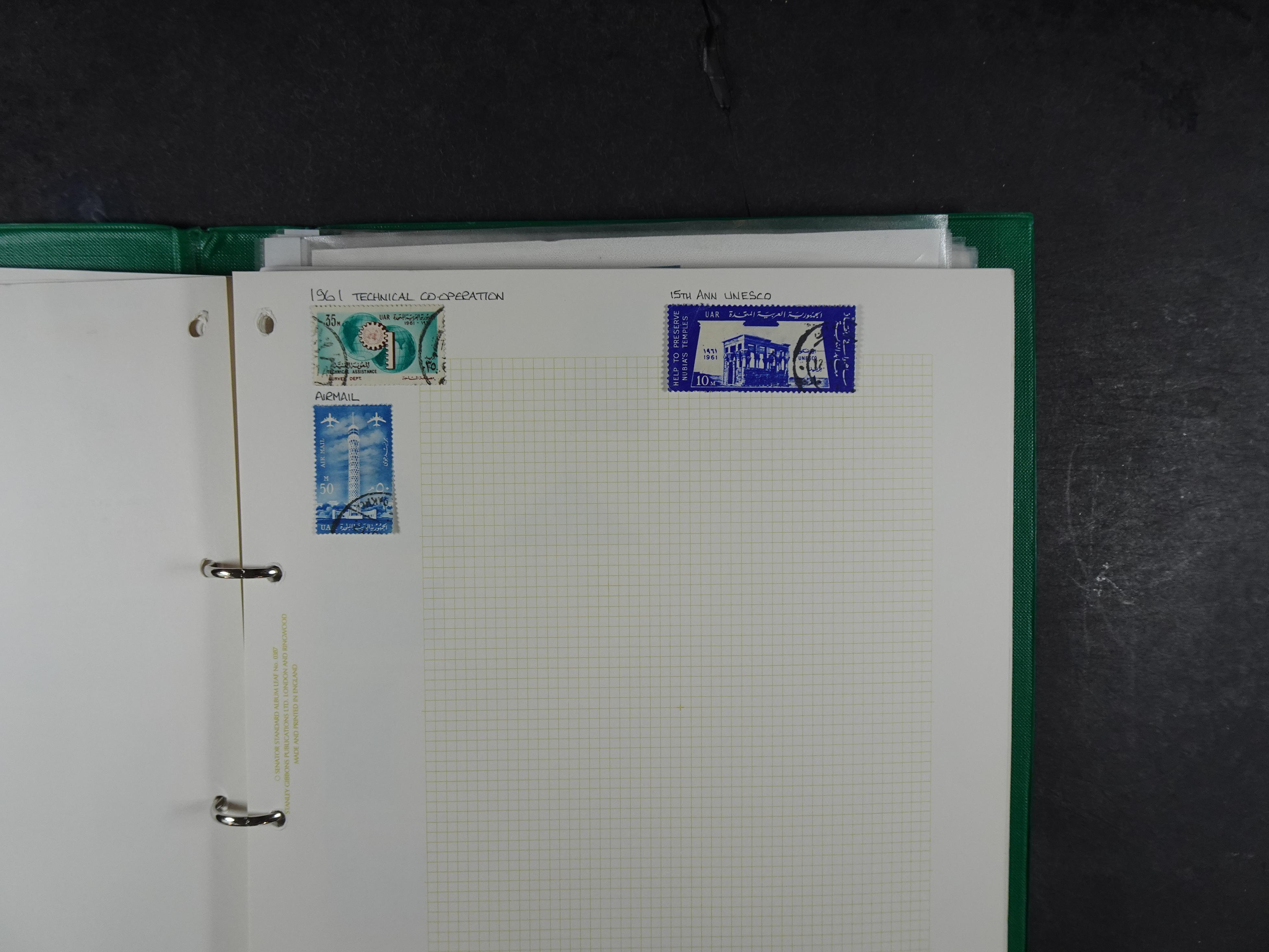 Redelijk compleet verzameling  zonder veel bijzonderdelen.
Veel 1e plakker. 160