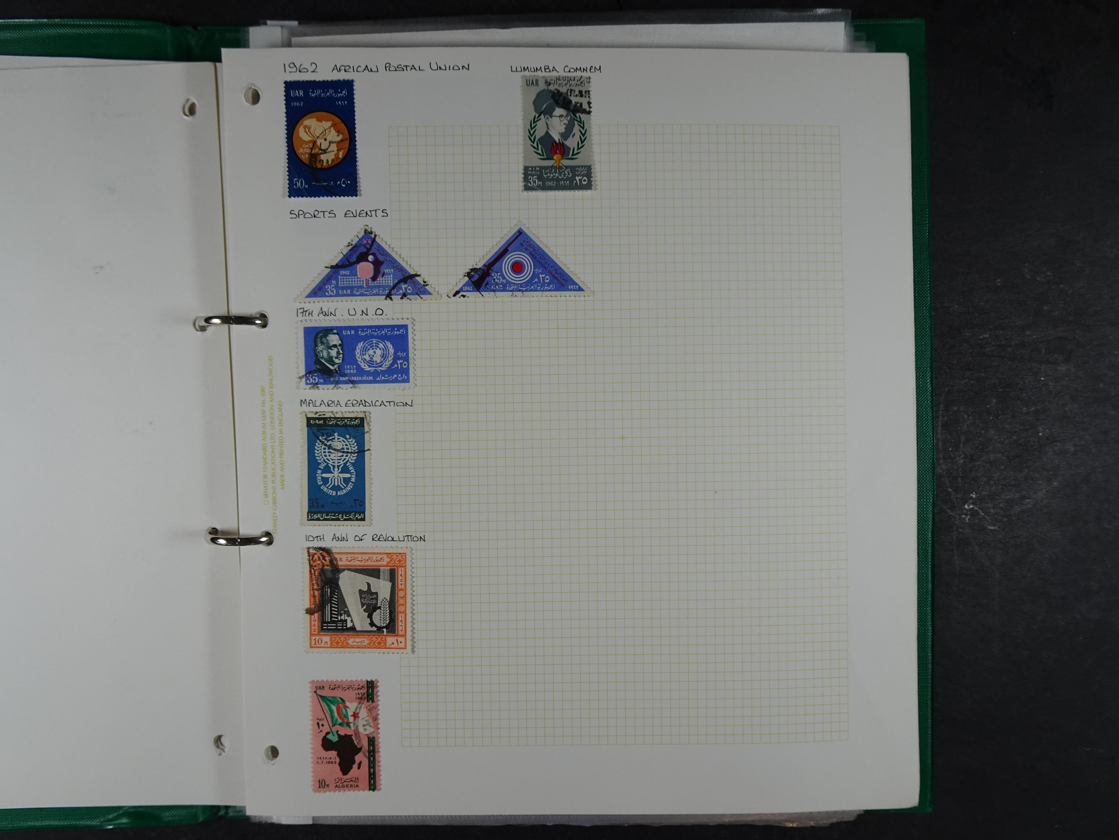 Redelijk compleet verzameling  zonder veel bijzonderdelen.
Veel 1e plakker. 161