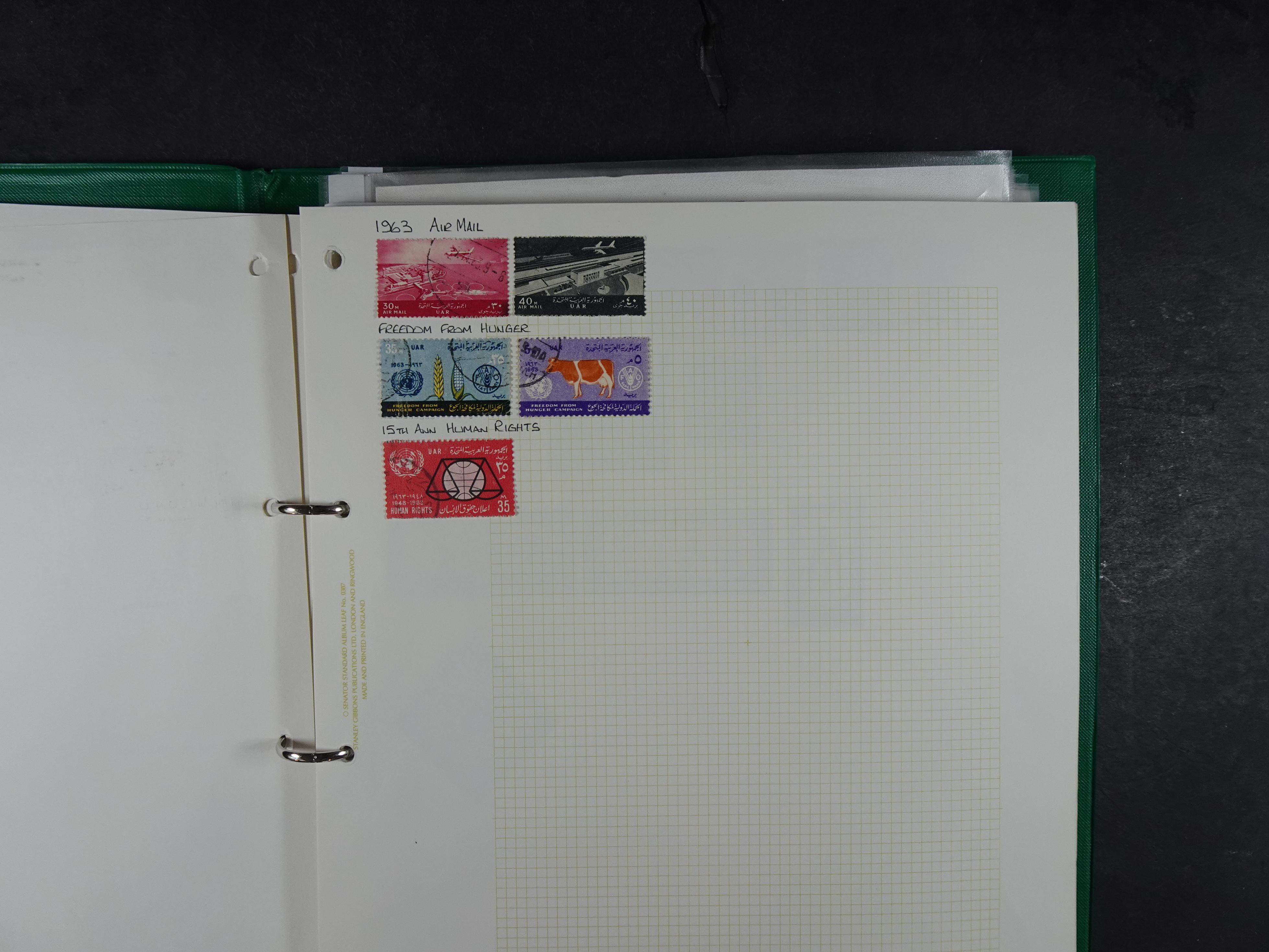 Redelijk compleet verzameling  zonder veel bijzonderdelen.
Veel 1e plakker. 162