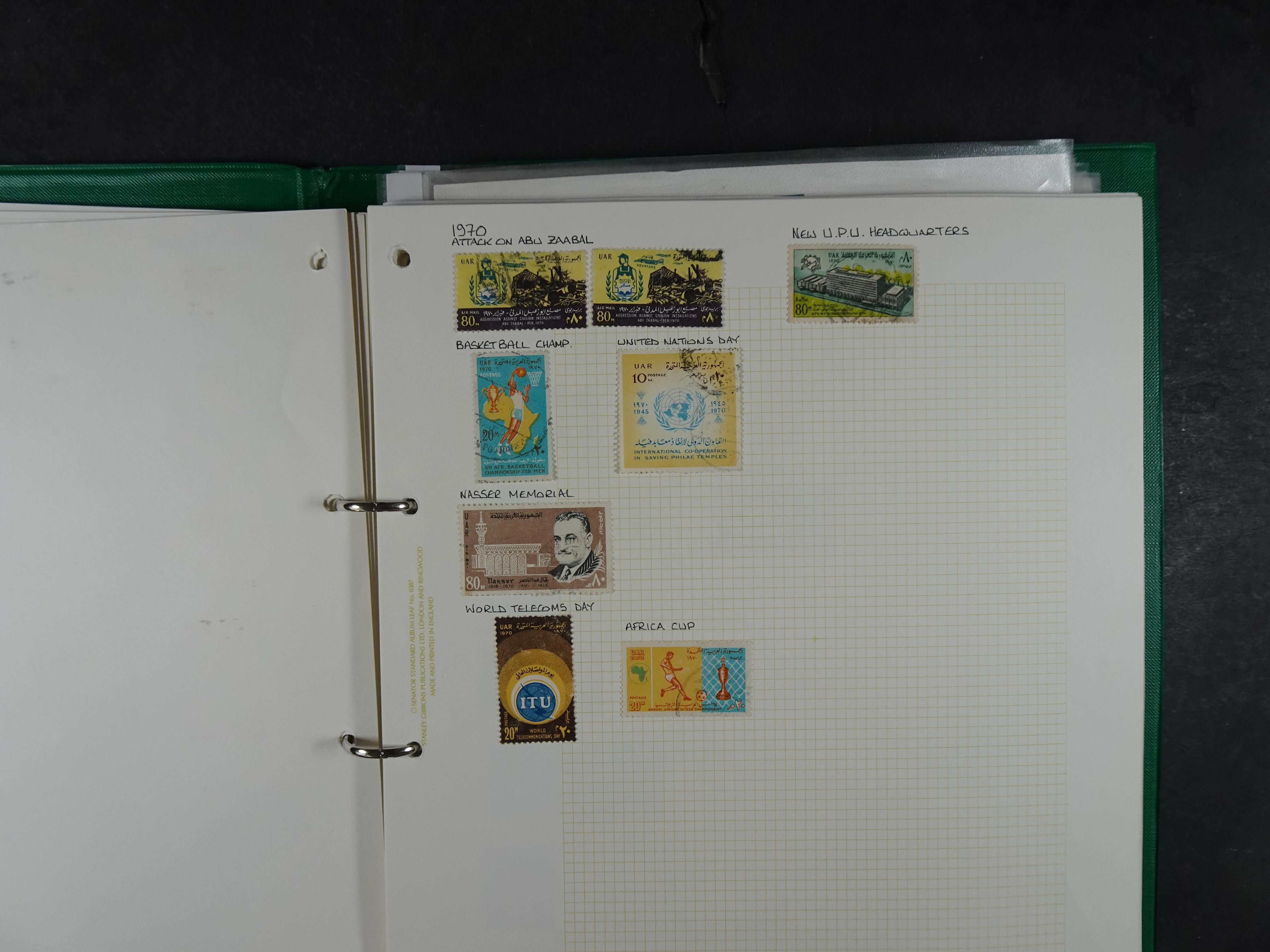 Redelijk compleet verzameling  zonder veel bijzonderdelen.
Veel 1e plakker. 170