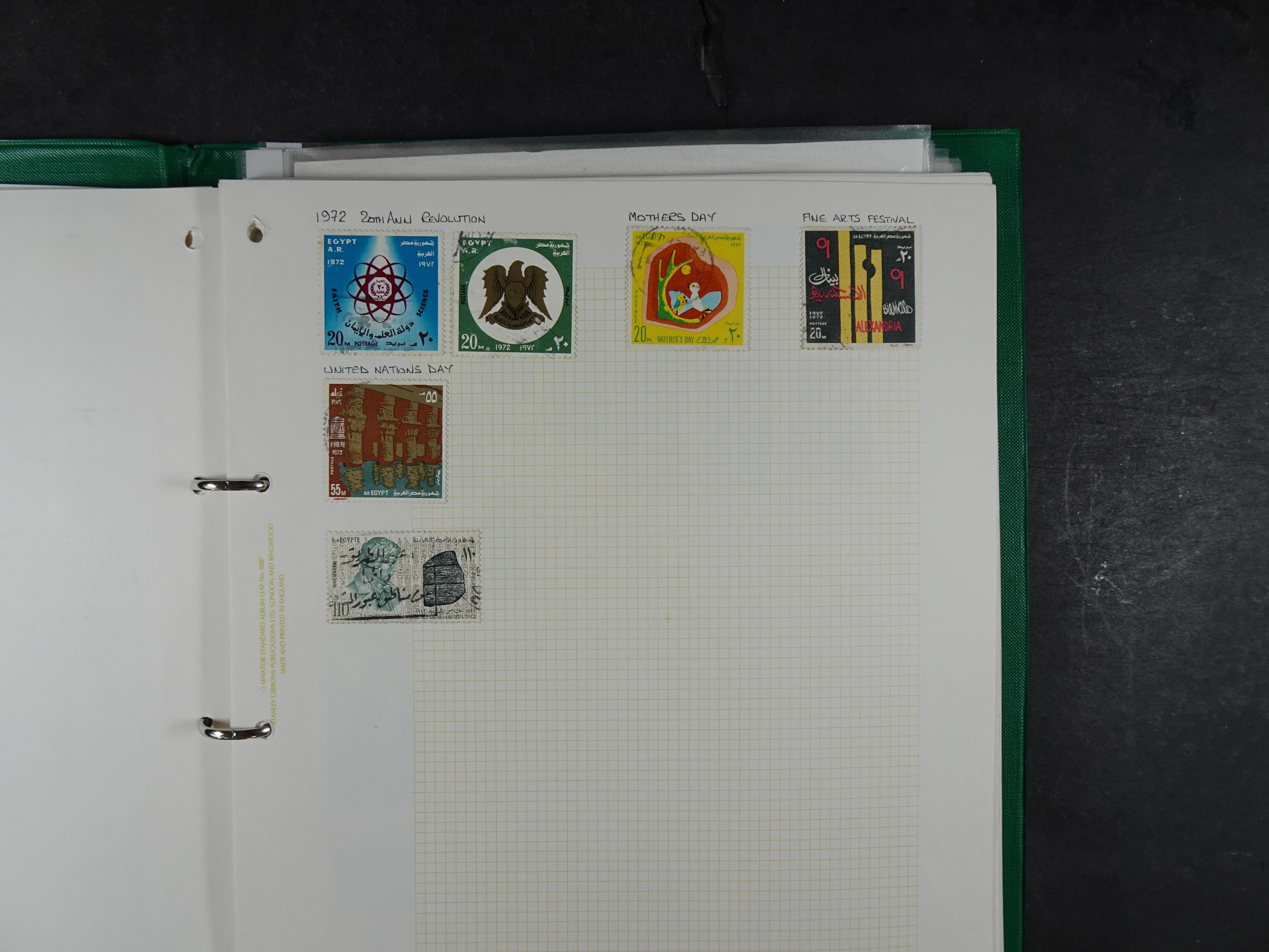 Redelijk compleet verzameling  zonder veel bijzonderdelen.
Veel 1e plakker. 172