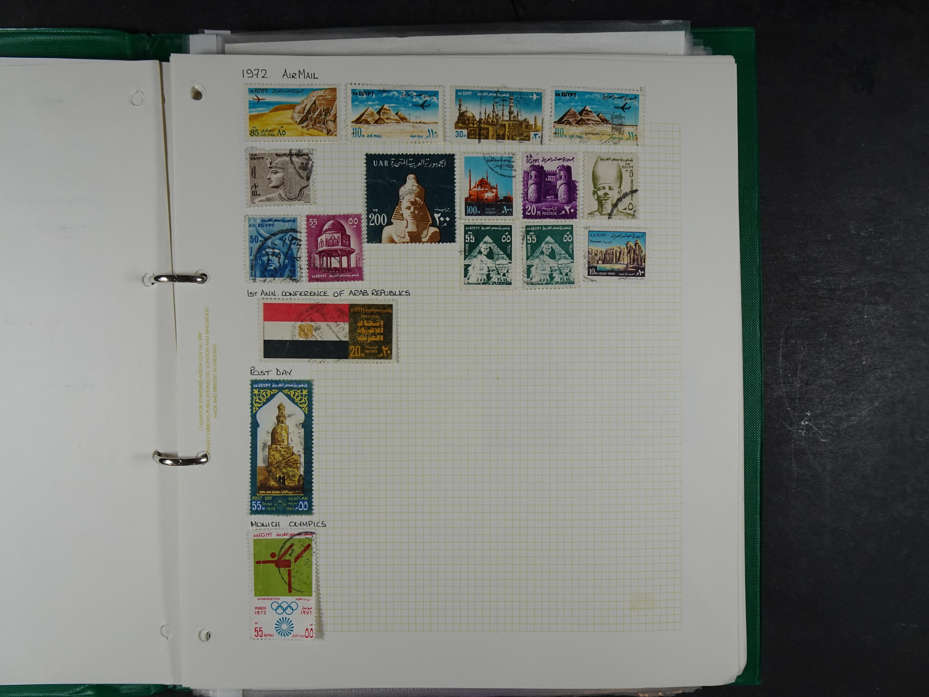 Redelijk compleet verzameling  zonder veel bijzonderdelen.
Veel 1e plakker. 173