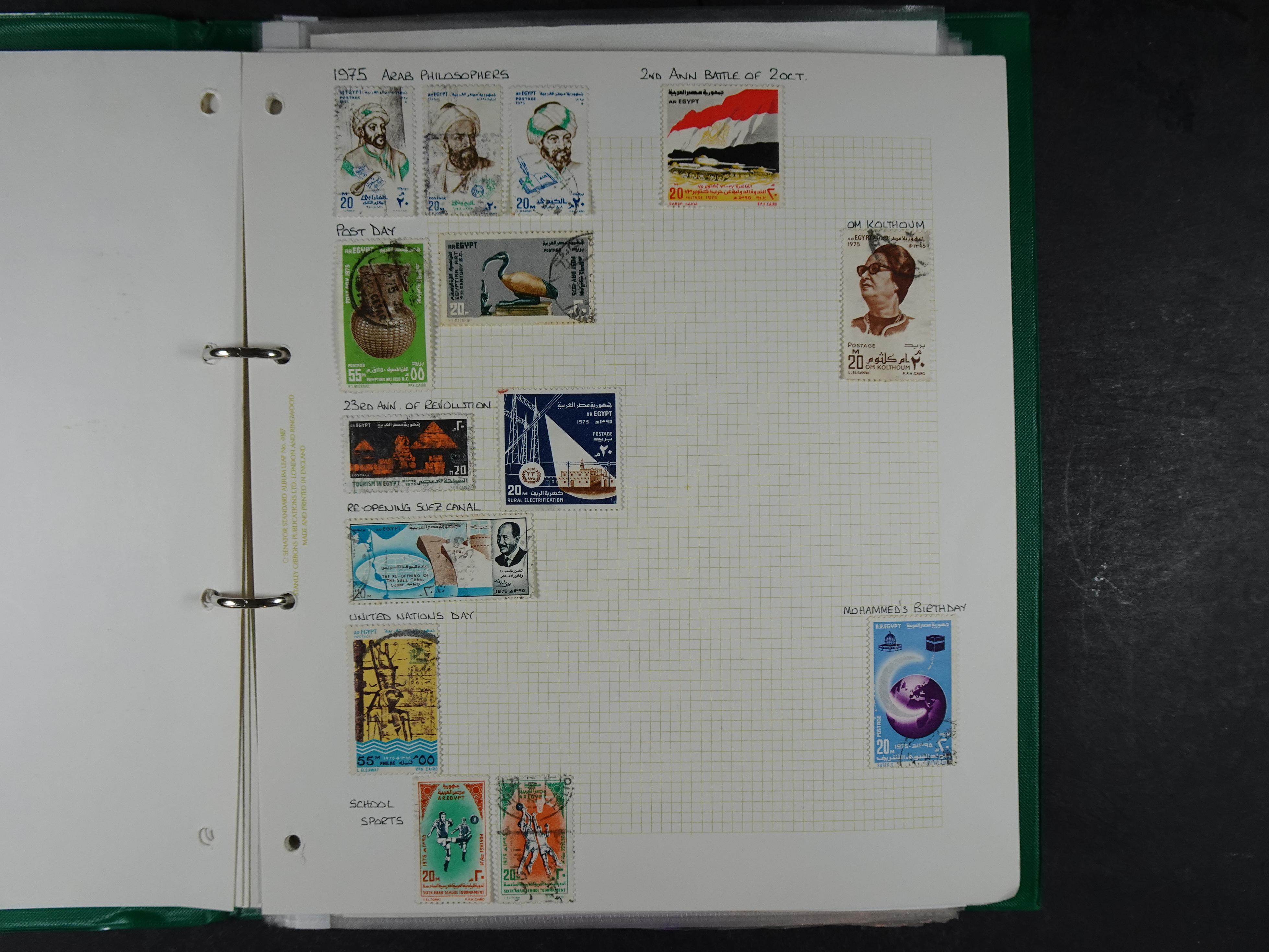 Redelijk compleet verzameling  zonder veel bijzonderdelen.
Veel 1e plakker. 176