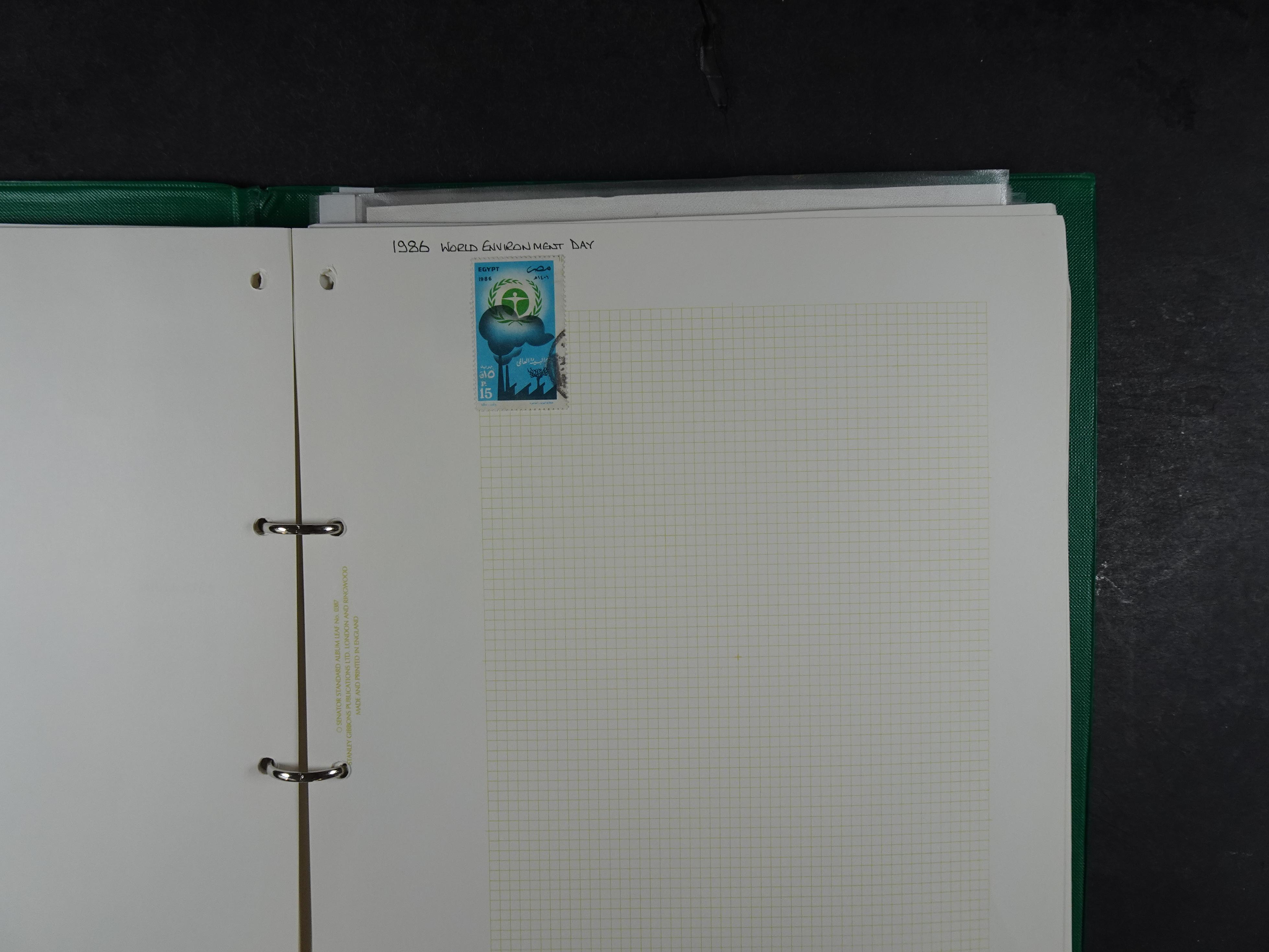 Redelijk compleet verzameling  zonder veel bijzonderdelen.
Veel 1e plakker. 183