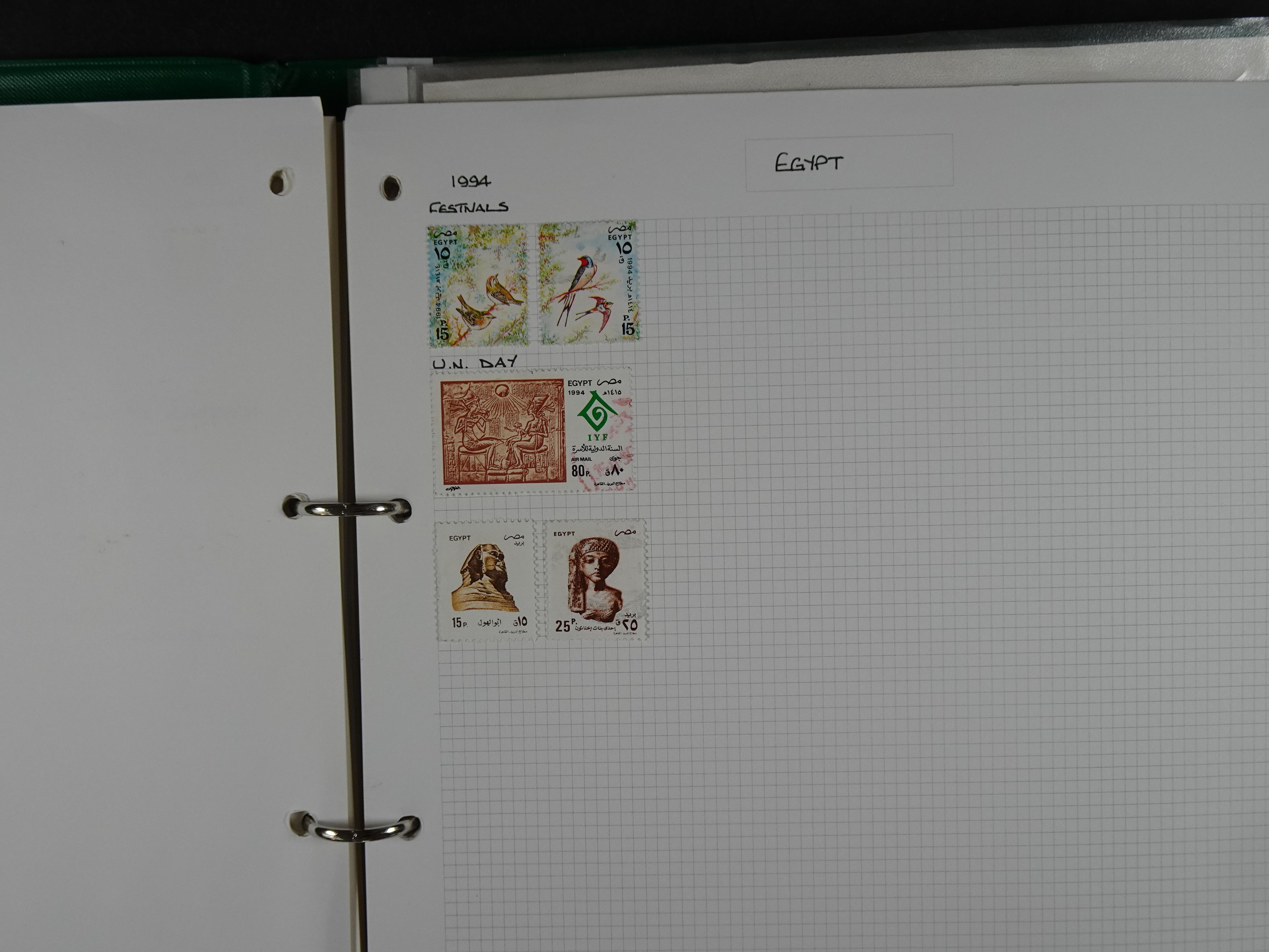 Redelijk compleet verzameling  zonder veel bijzonderdelen.
Veel 1e plakker. 188