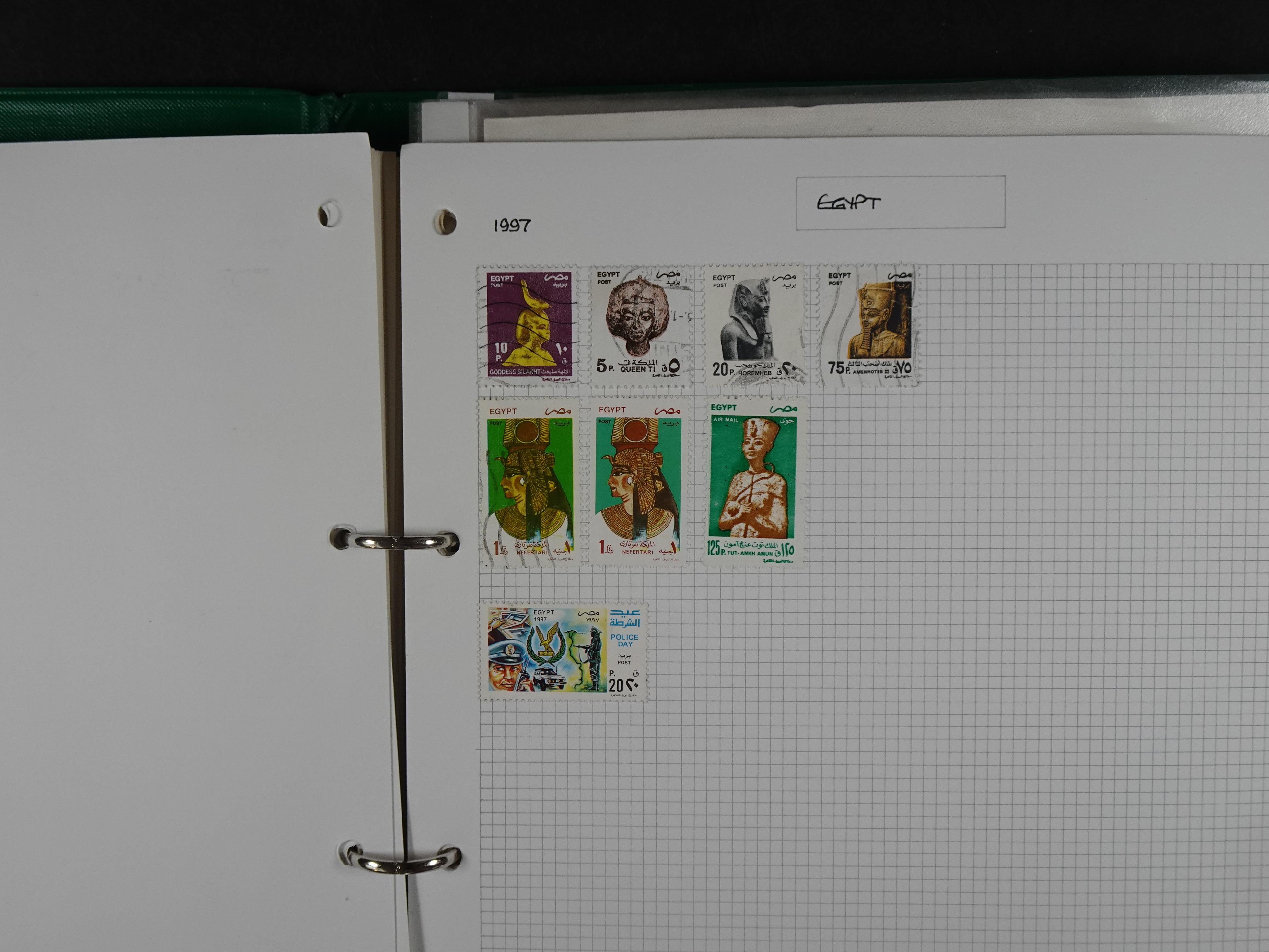 Redelijk compleet verzameling  zonder veel bijzonderdelen.
Veel 1e plakker. 190