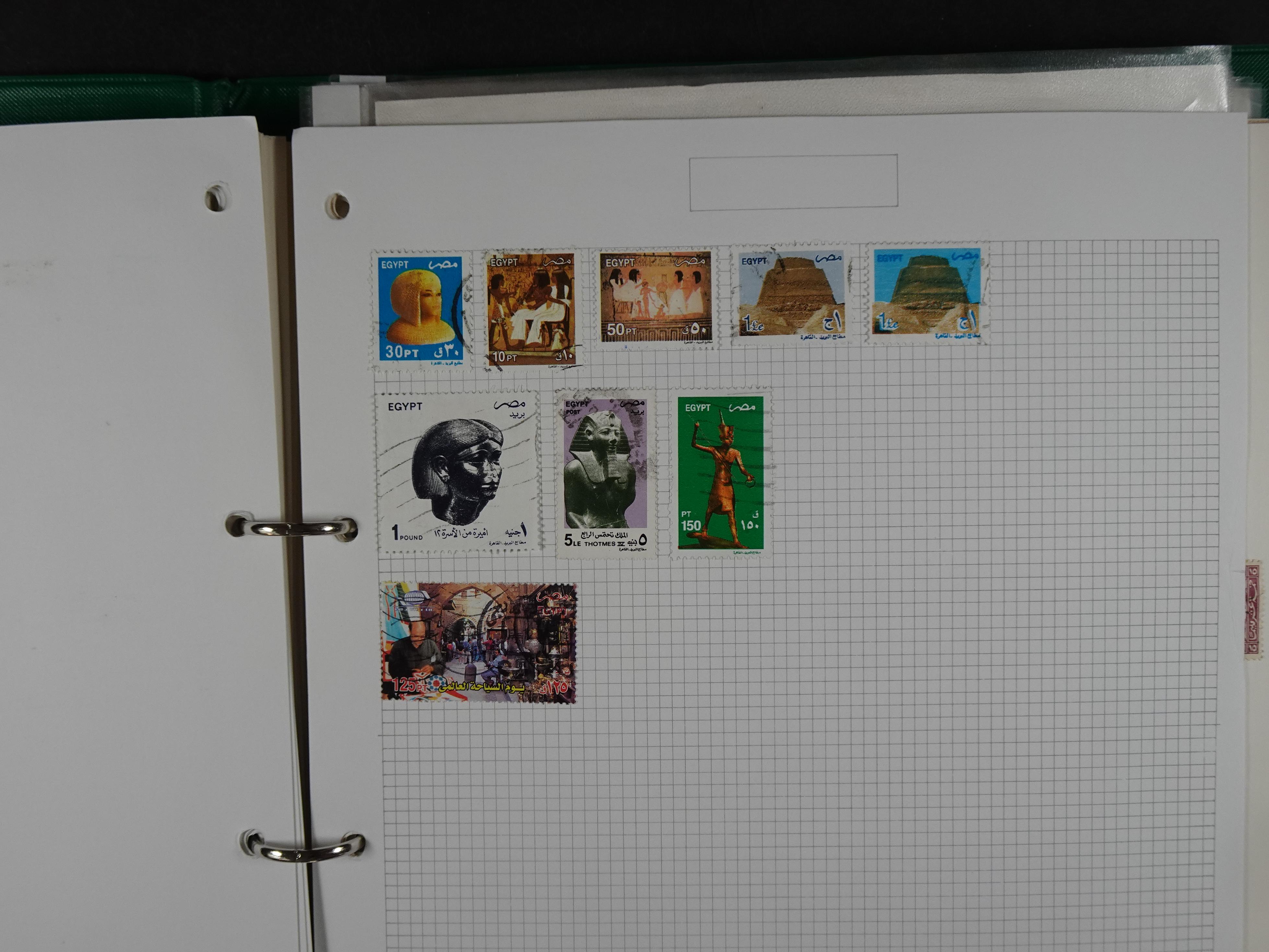 Redelijk compleet verzameling  zonder veel bijzonderdelen.
Veel 1e plakker. 191