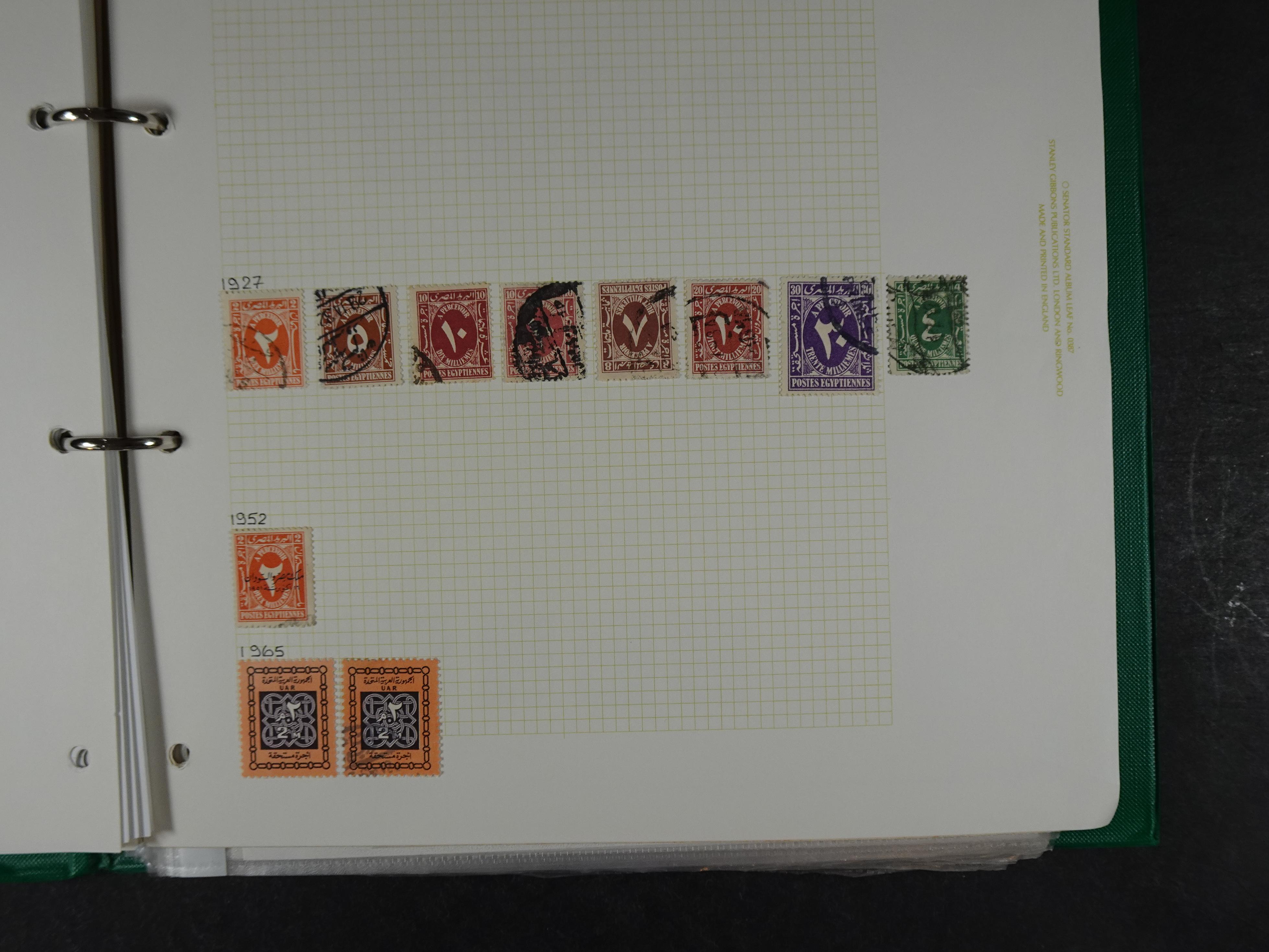 Redelijk compleet verzameling  zonder veel bijzonderdelen.
Veel 1e plakker. 193