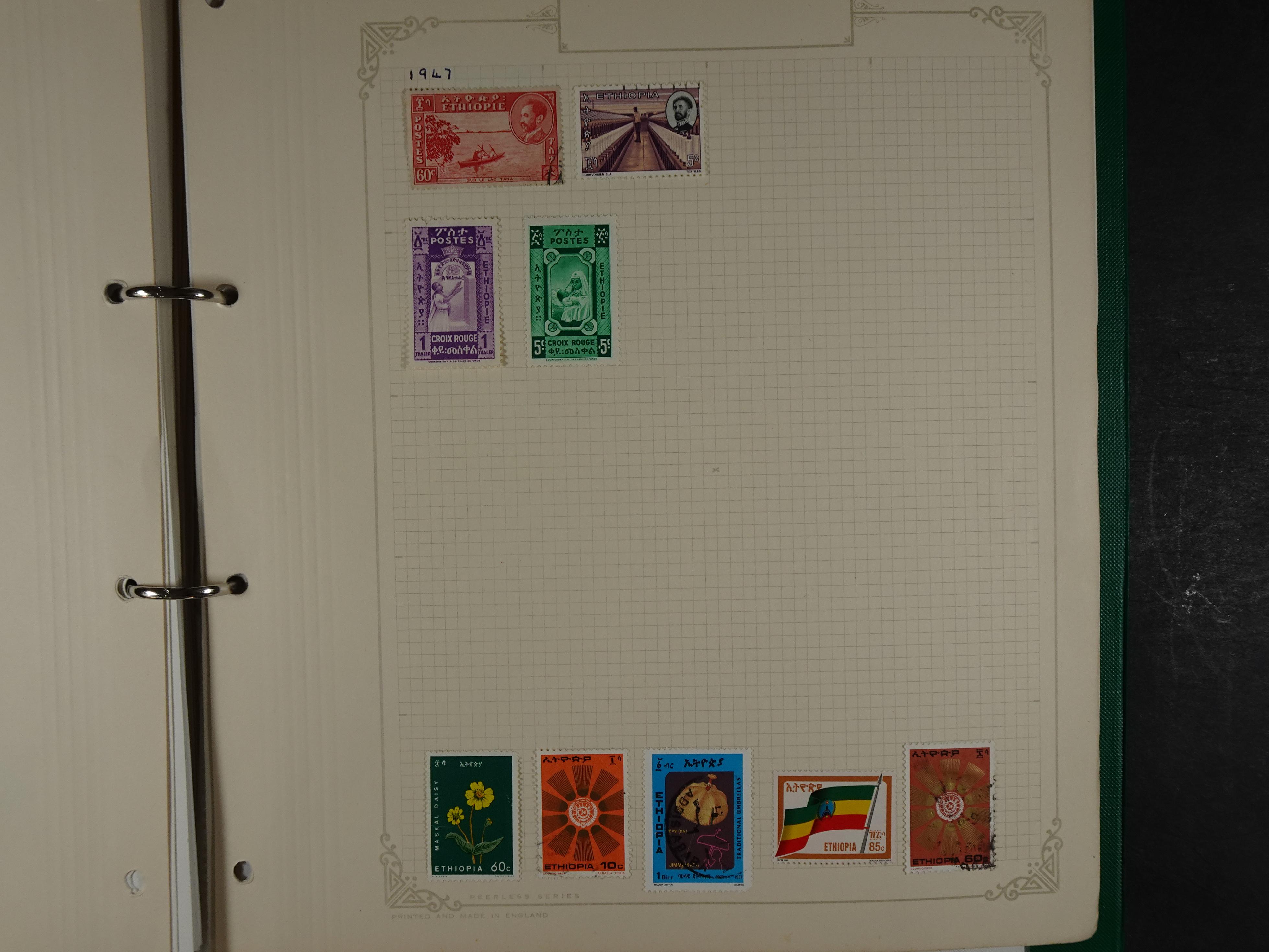 Redelijk compleet verzameling  zonder veel bijzonderdelen.
Veel 1e plakker. 195