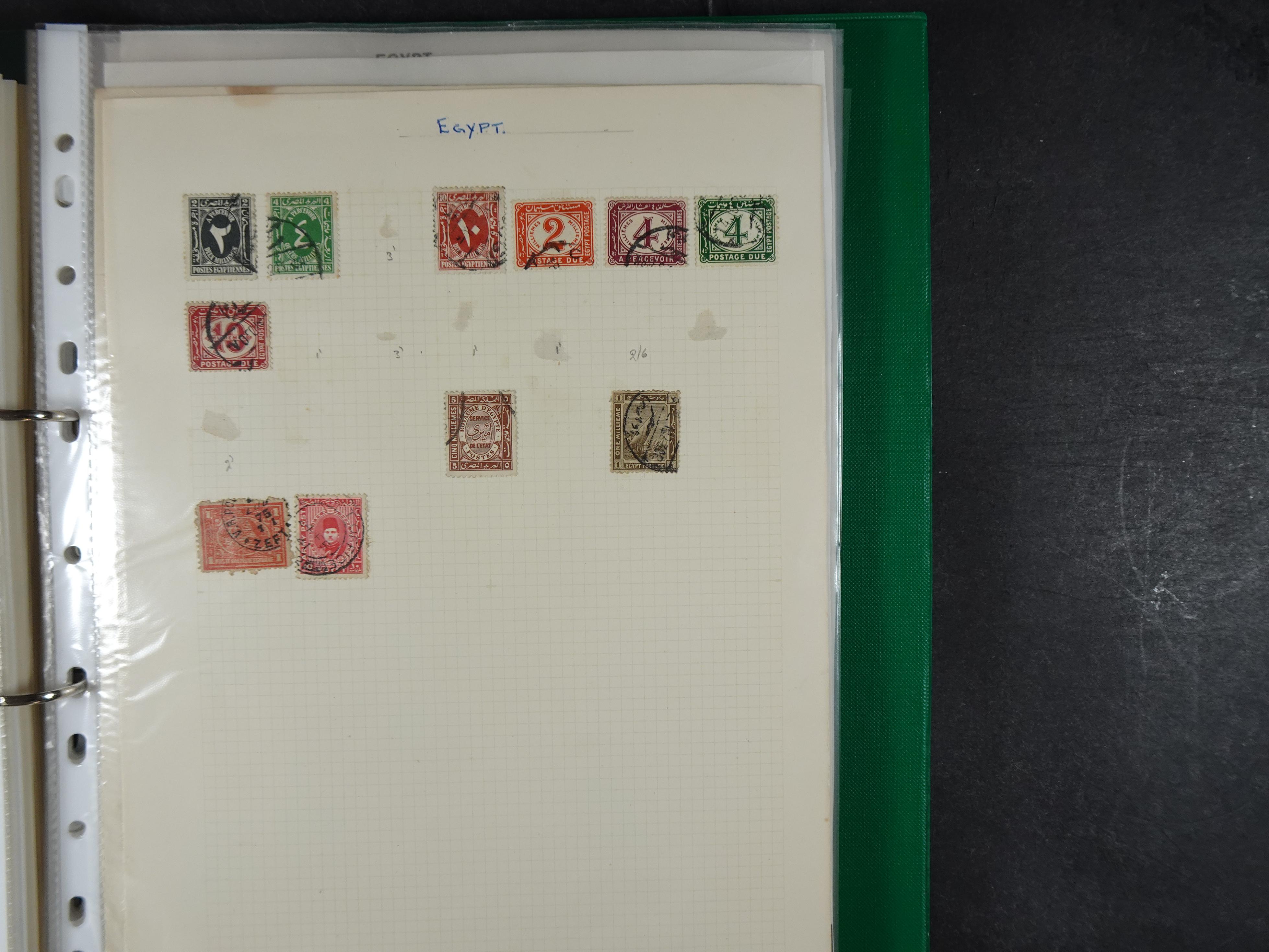 Redelijk compleet verzameling  zonder veel bijzonderdelen.
Veel 1e plakker. 204