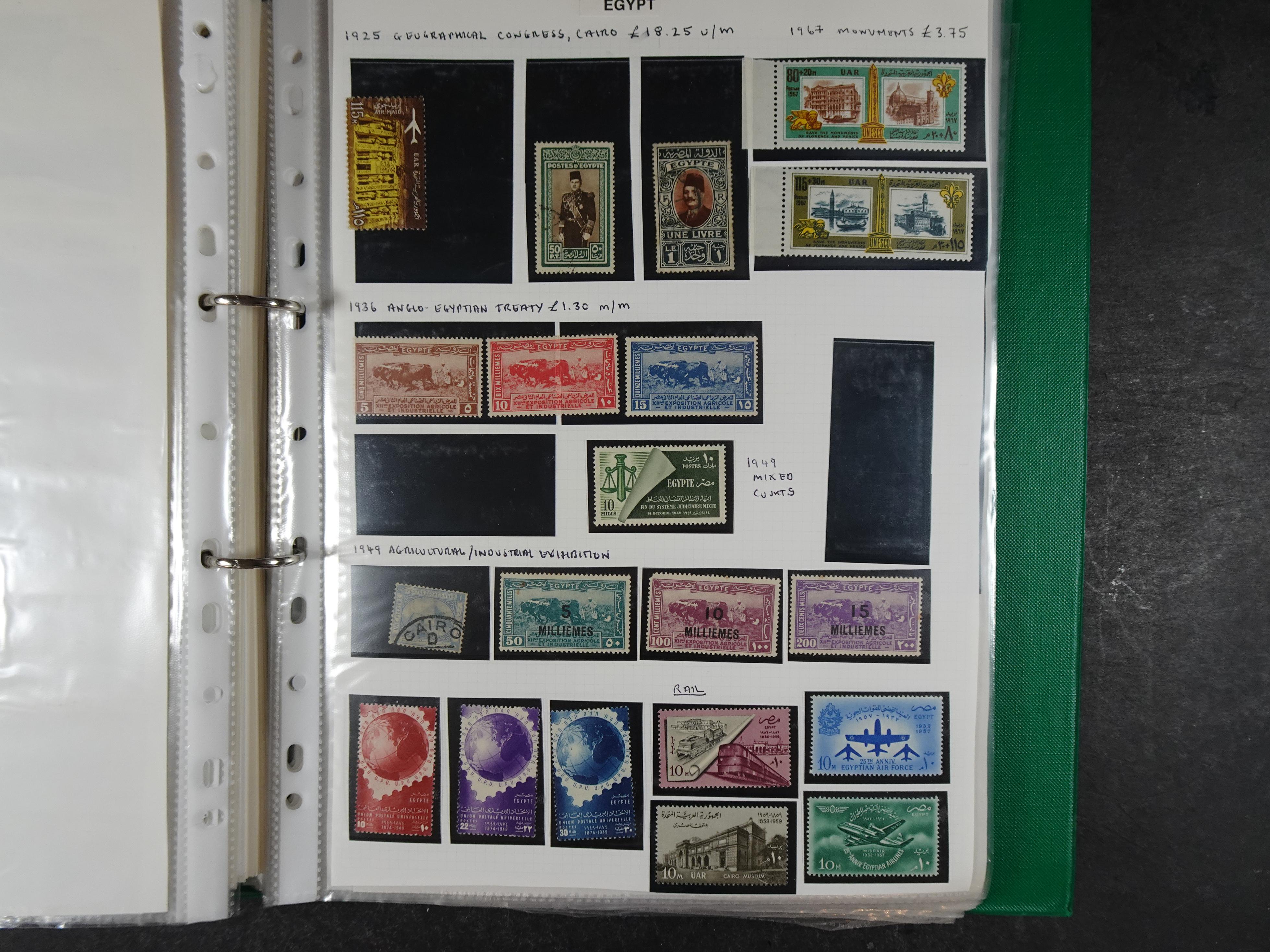 Redelijk compleet verzameling  zonder veel bijzonderdelen.
Veel 1e plakker. 215