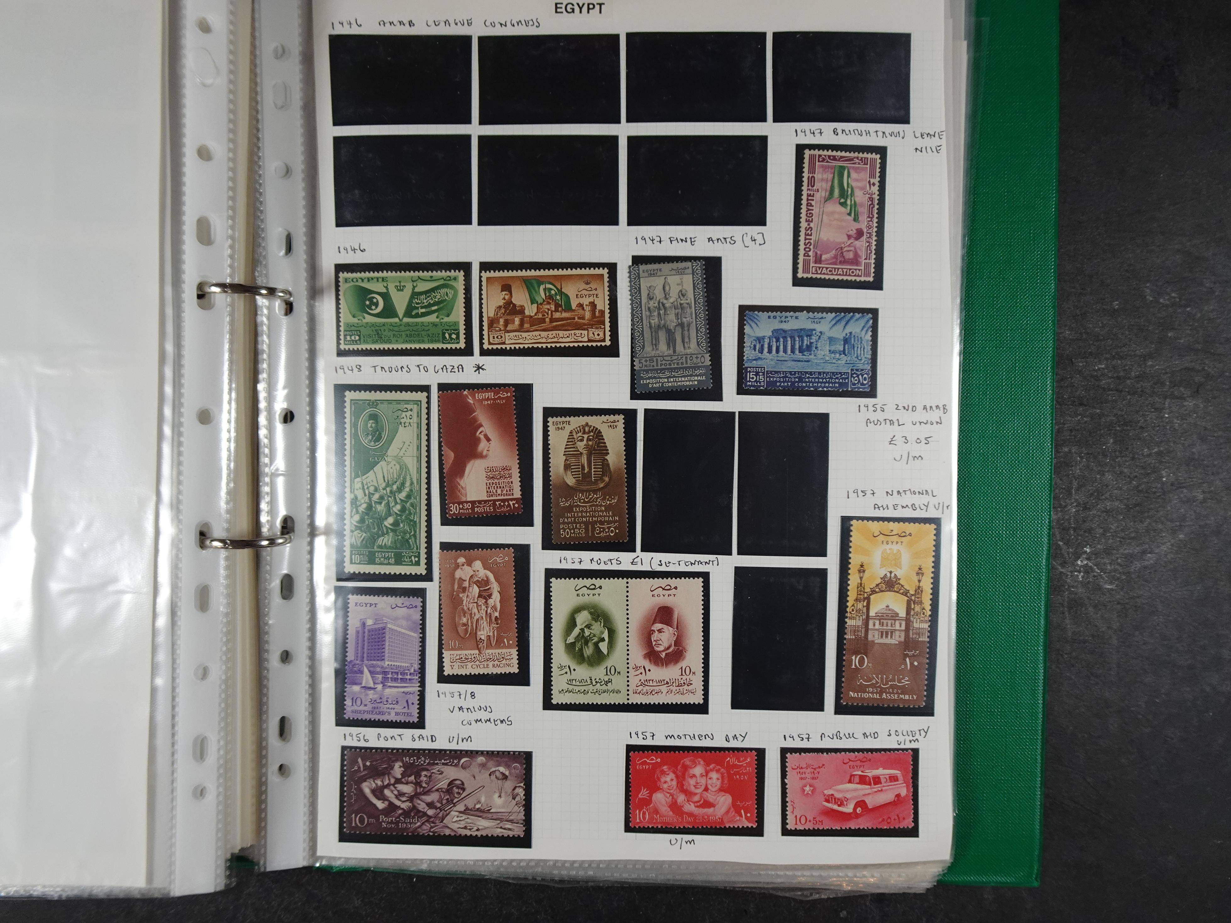 Redelijk compleet verzameling  zonder veel bijzonderdelen.
Veel 1e plakker. 219