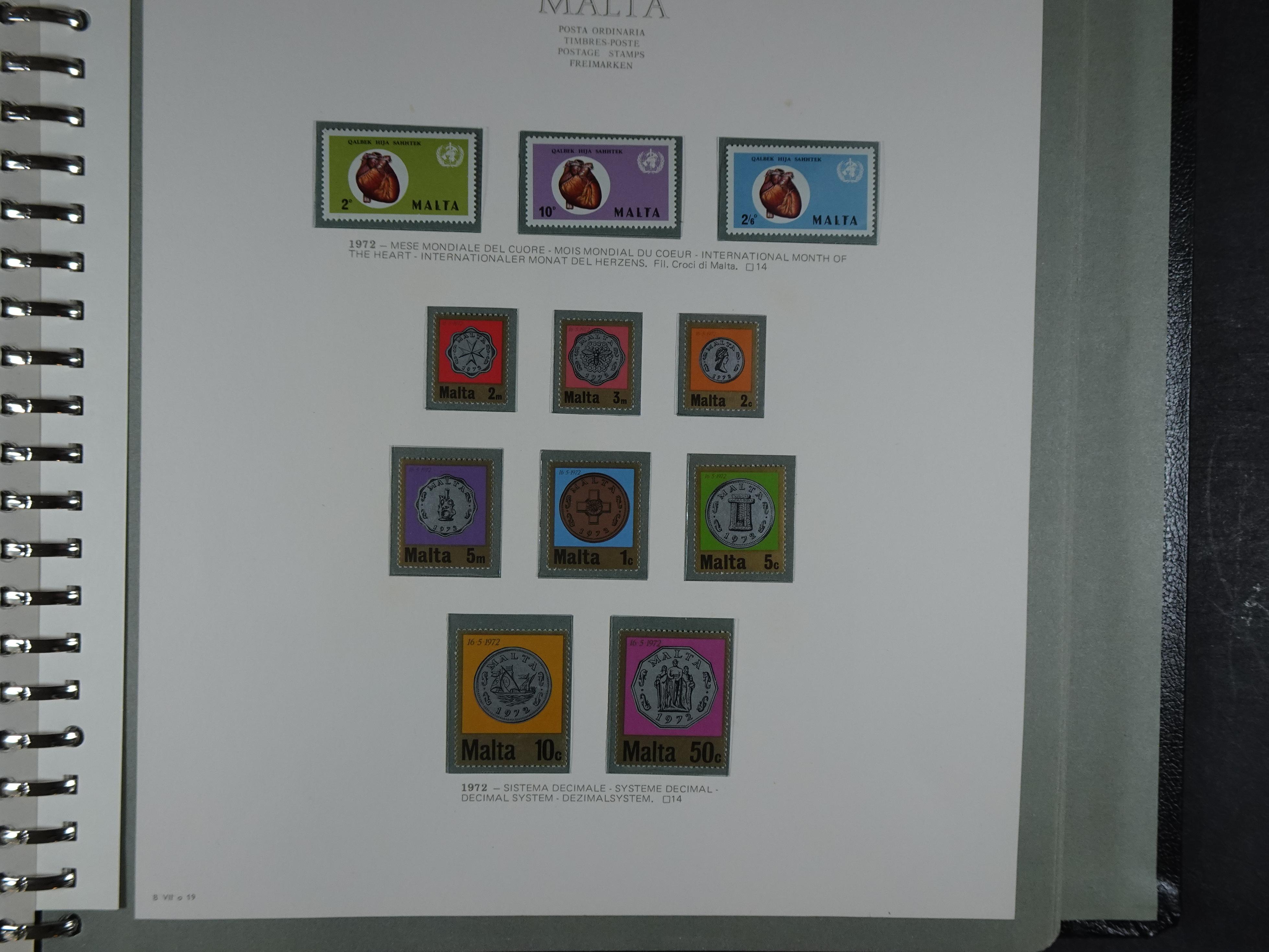 Compleet postfrisse verzameling 1964 - 1984 incl. blokken. 23