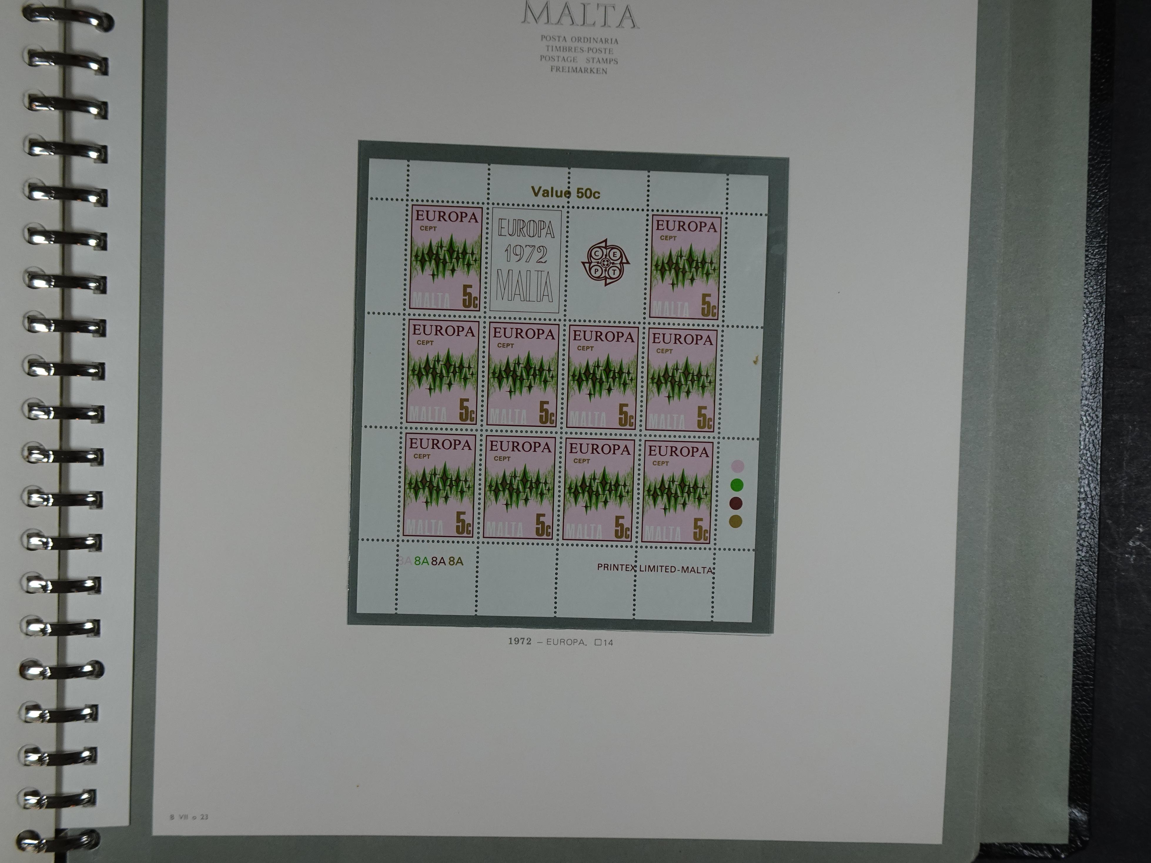 Compleet postfrisse verzameling 1964 - 1984 incl. blokken. 27