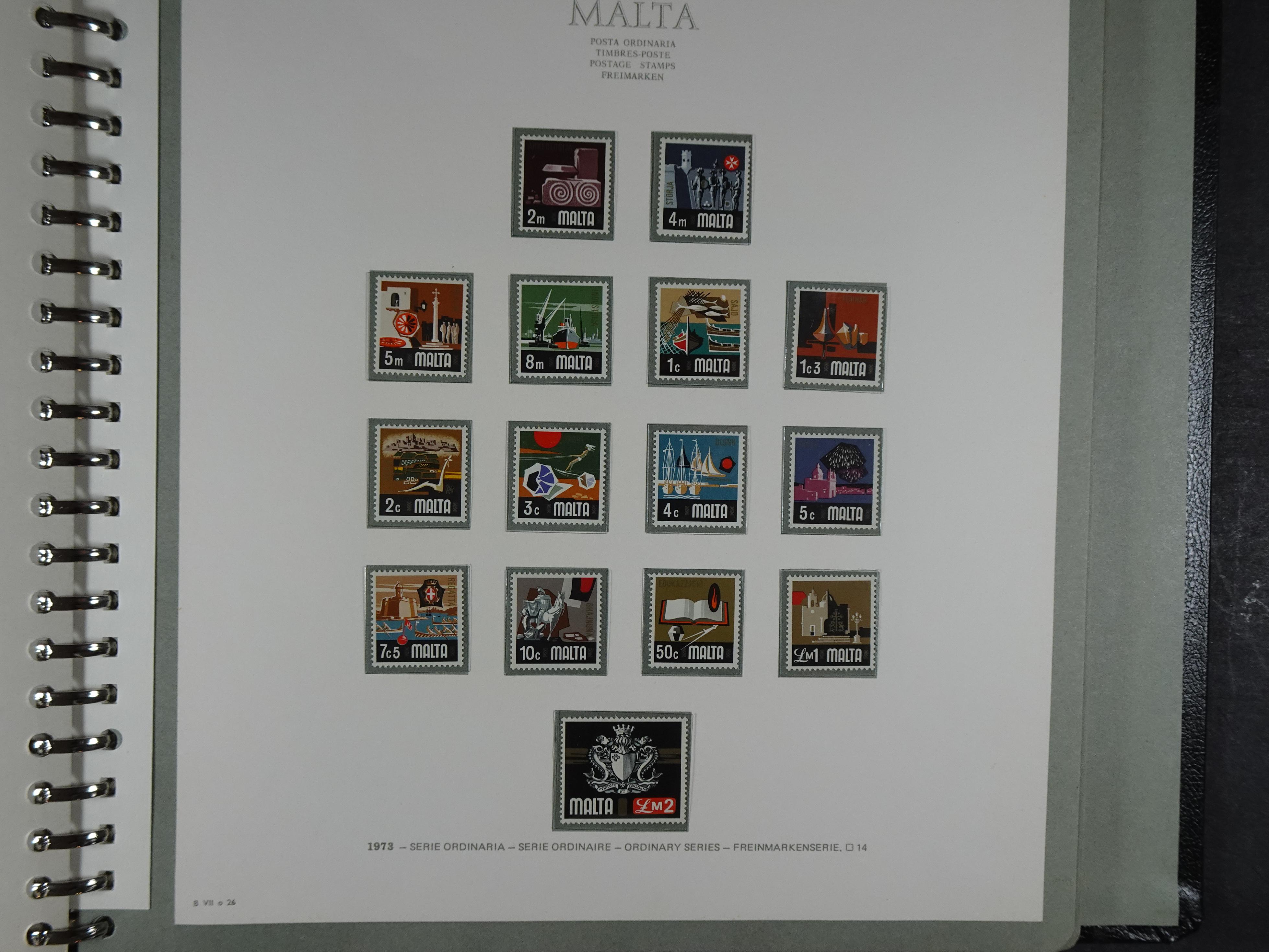 Compleet postfrisse verzameling 1964 - 1984 incl. blokken. 30