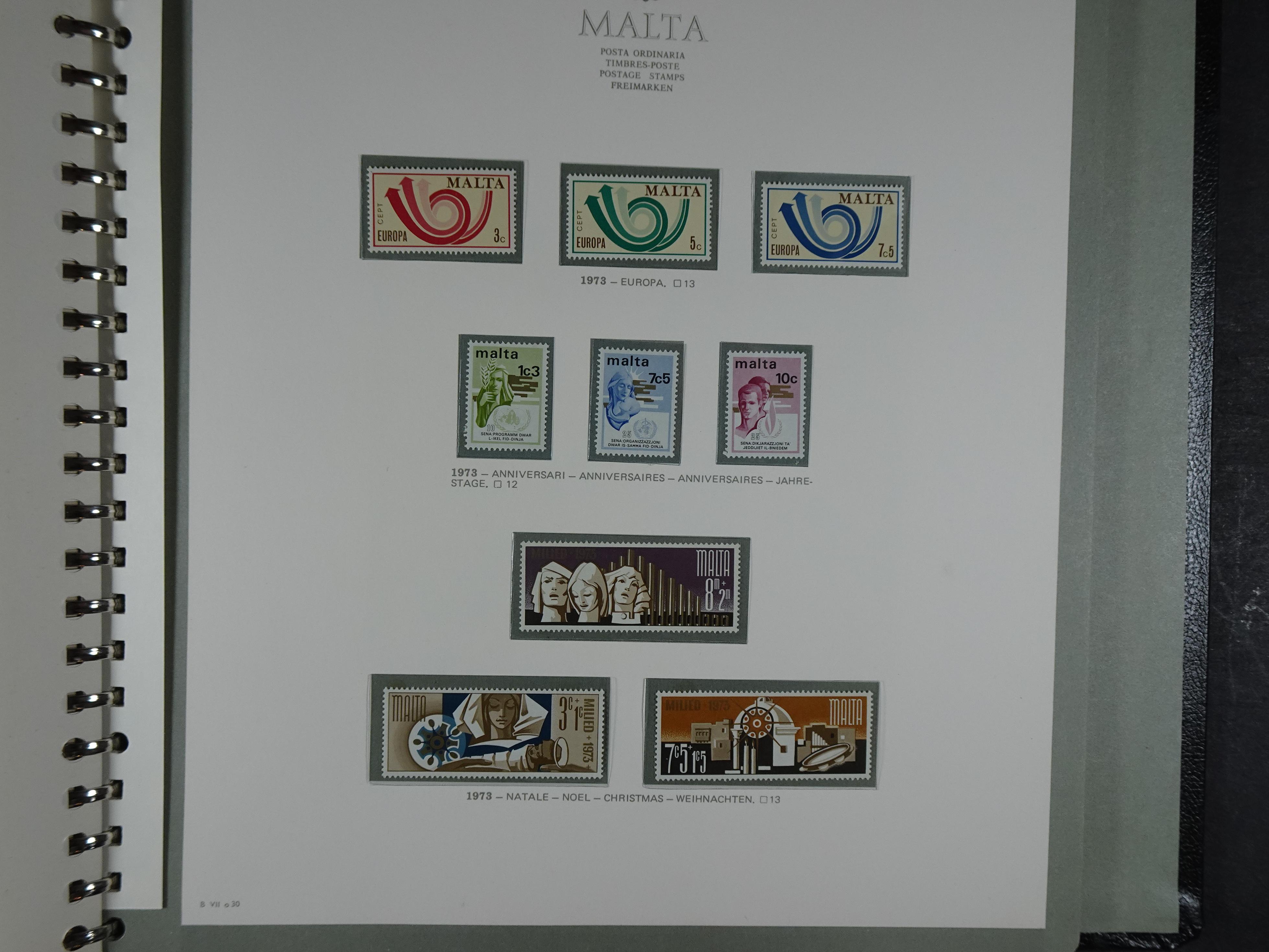 Compleet postfrisse verzameling 1964 - 1984 incl. blokken. 34