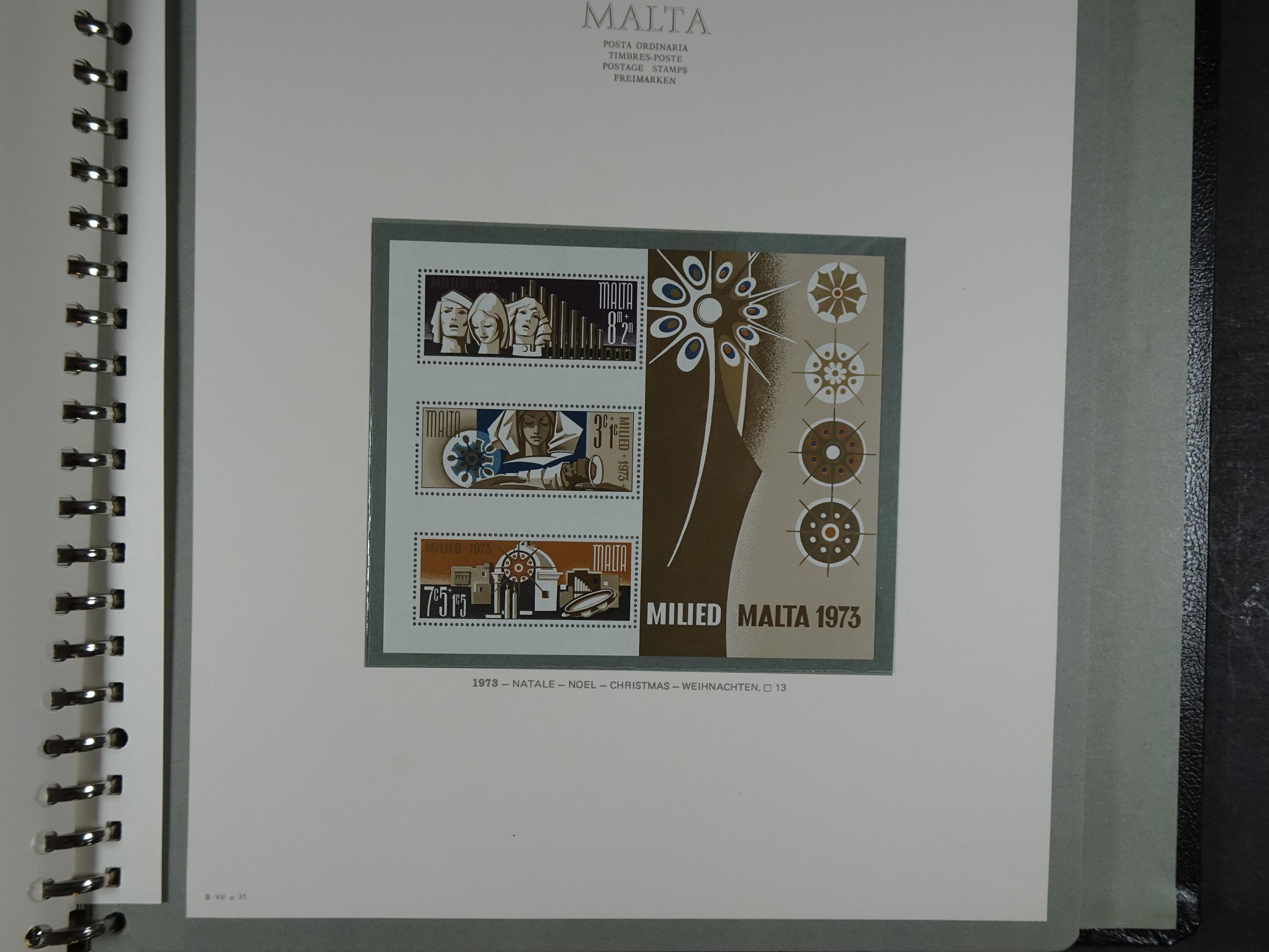 Compleet postfrisse verzameling 1964 - 1984 incl. blokken. 35