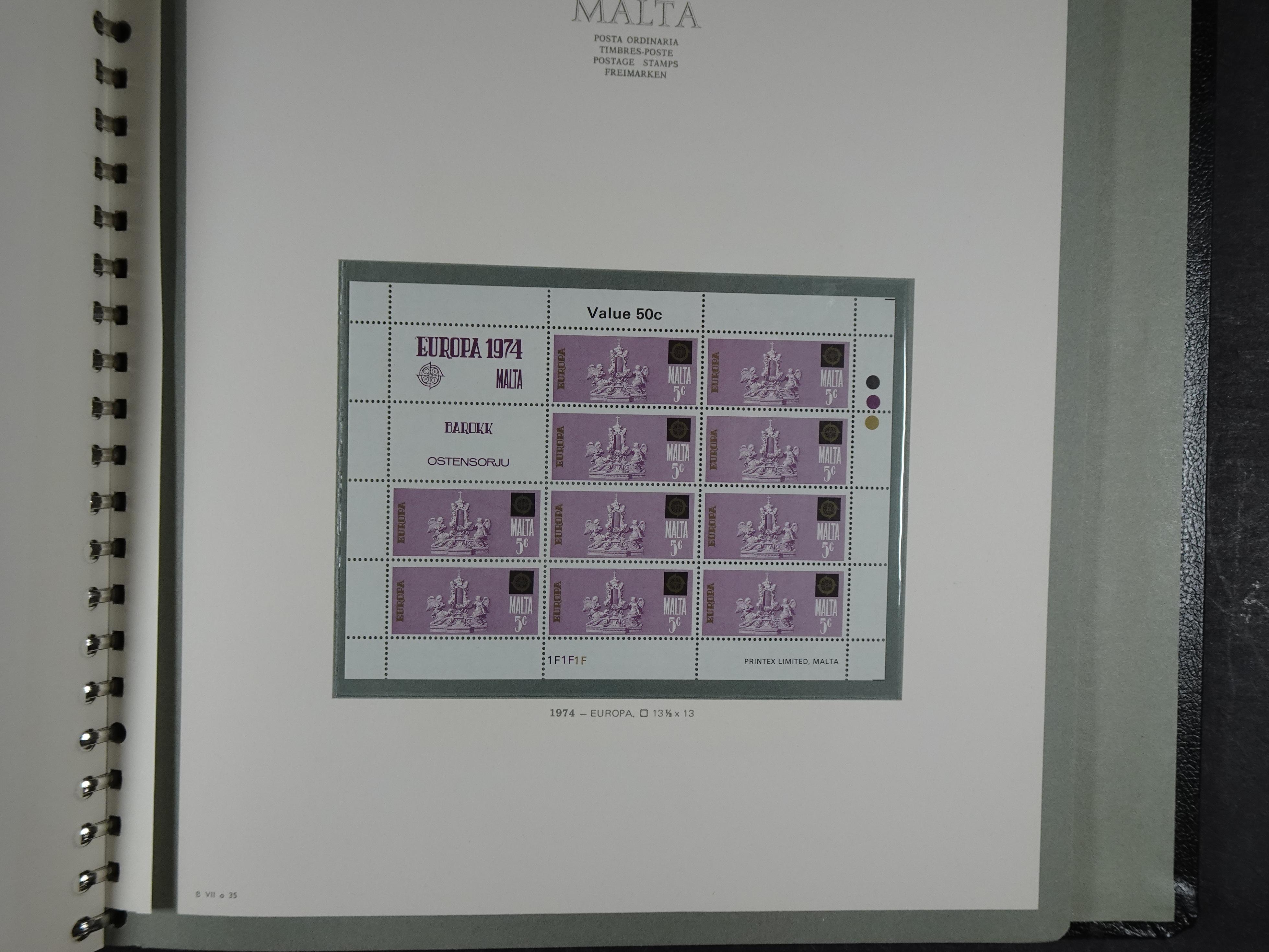 Compleet postfrisse verzameling 1964 - 1984 incl. blokken. 40