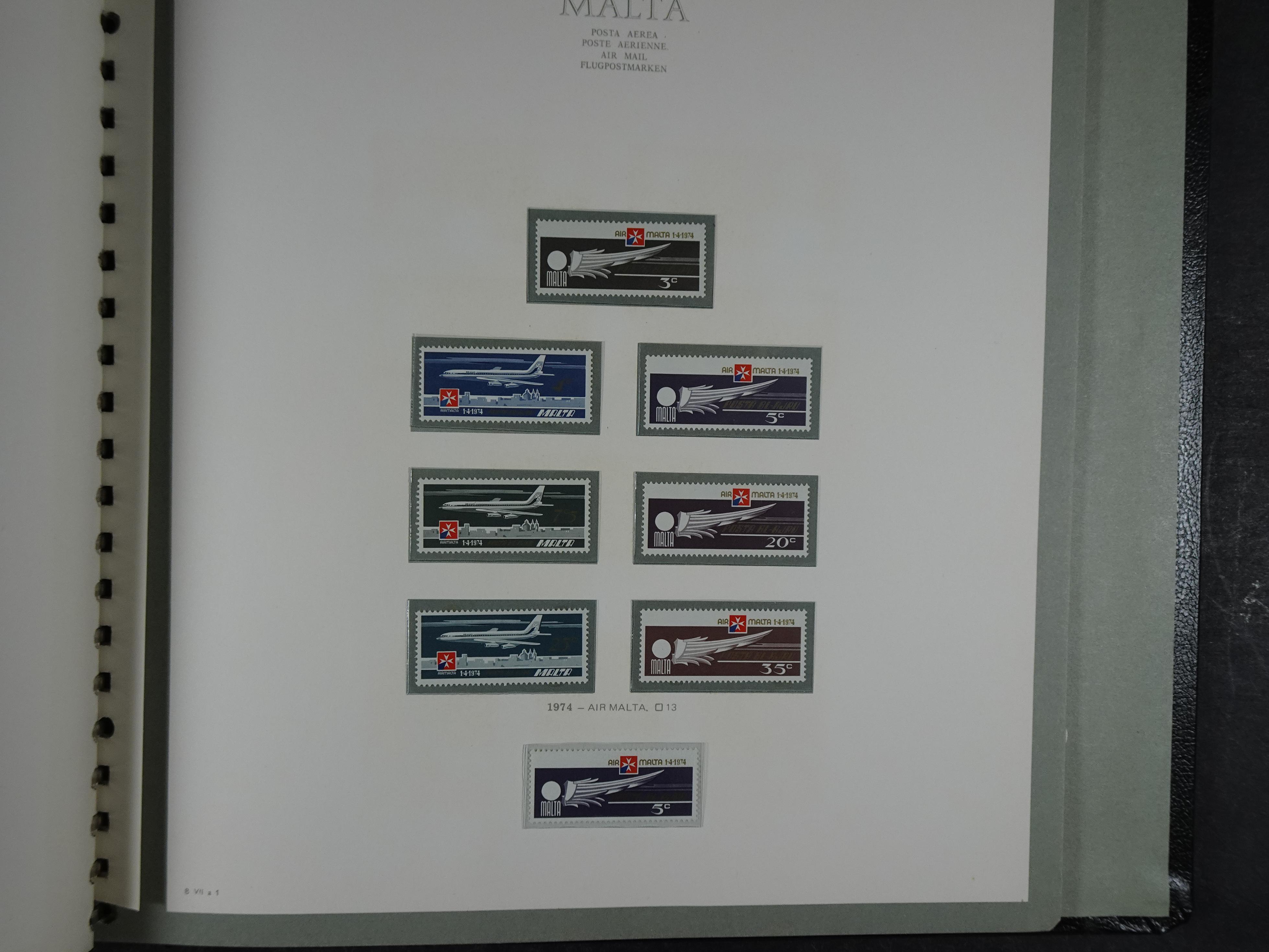 Compleet postfrisse verzameling 1964 - 1984 incl. blokken. 43