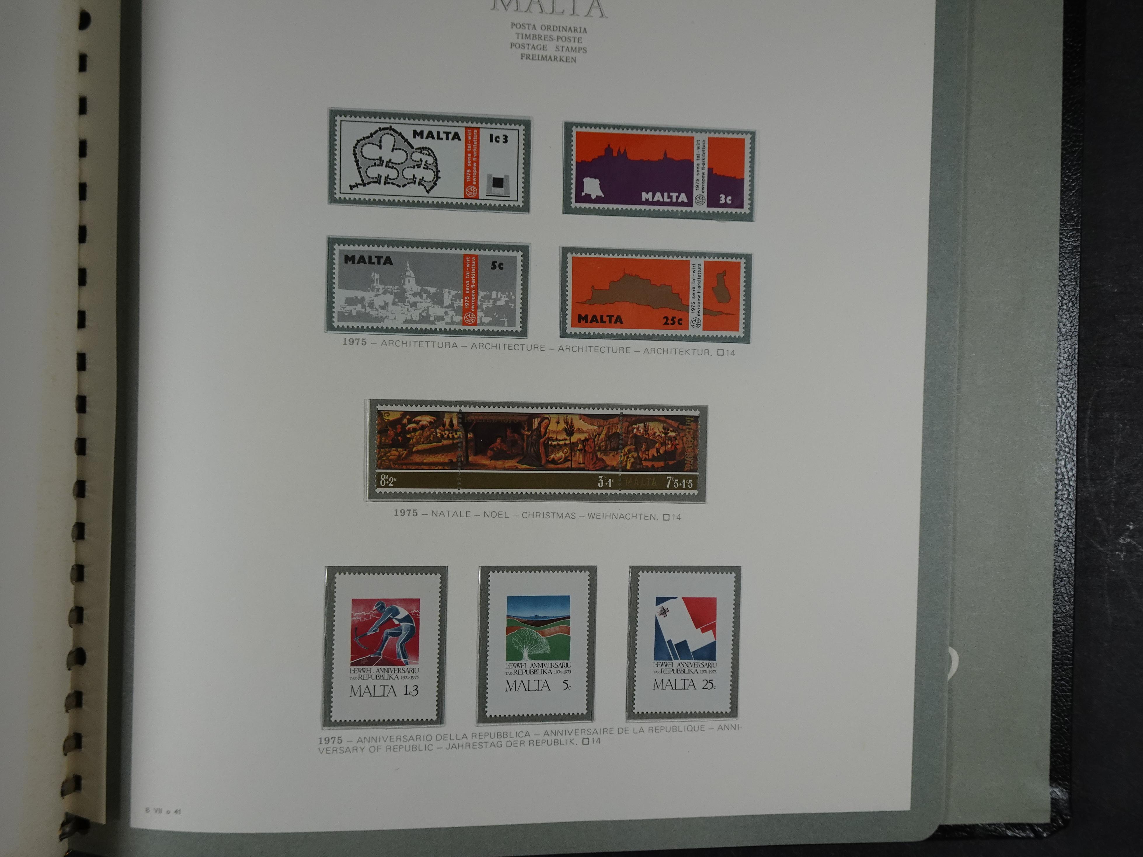 Compleet postfrisse verzameling 1964 - 1984 incl. blokken. 47