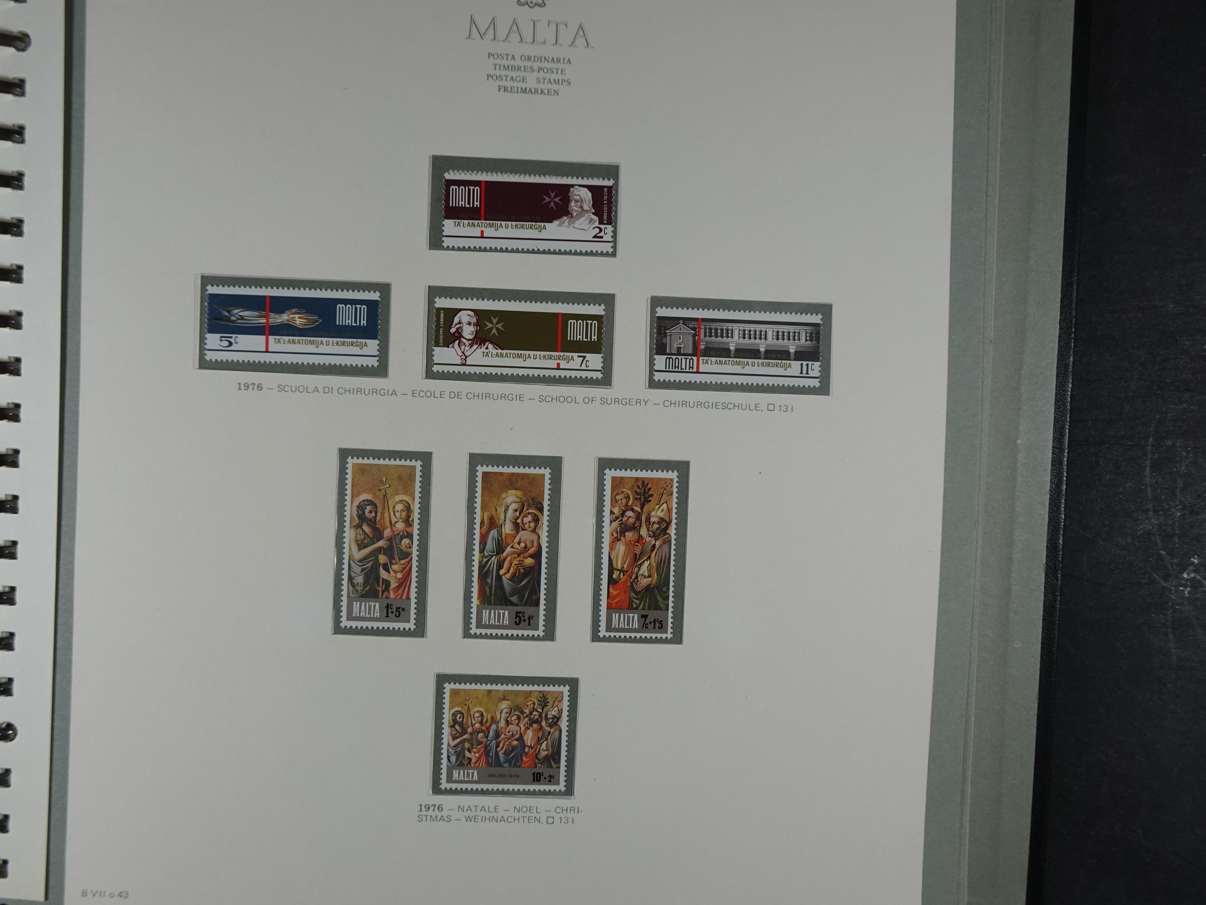 Compleet postfrisse verzameling 1964 - 1984 incl. blokken. 52