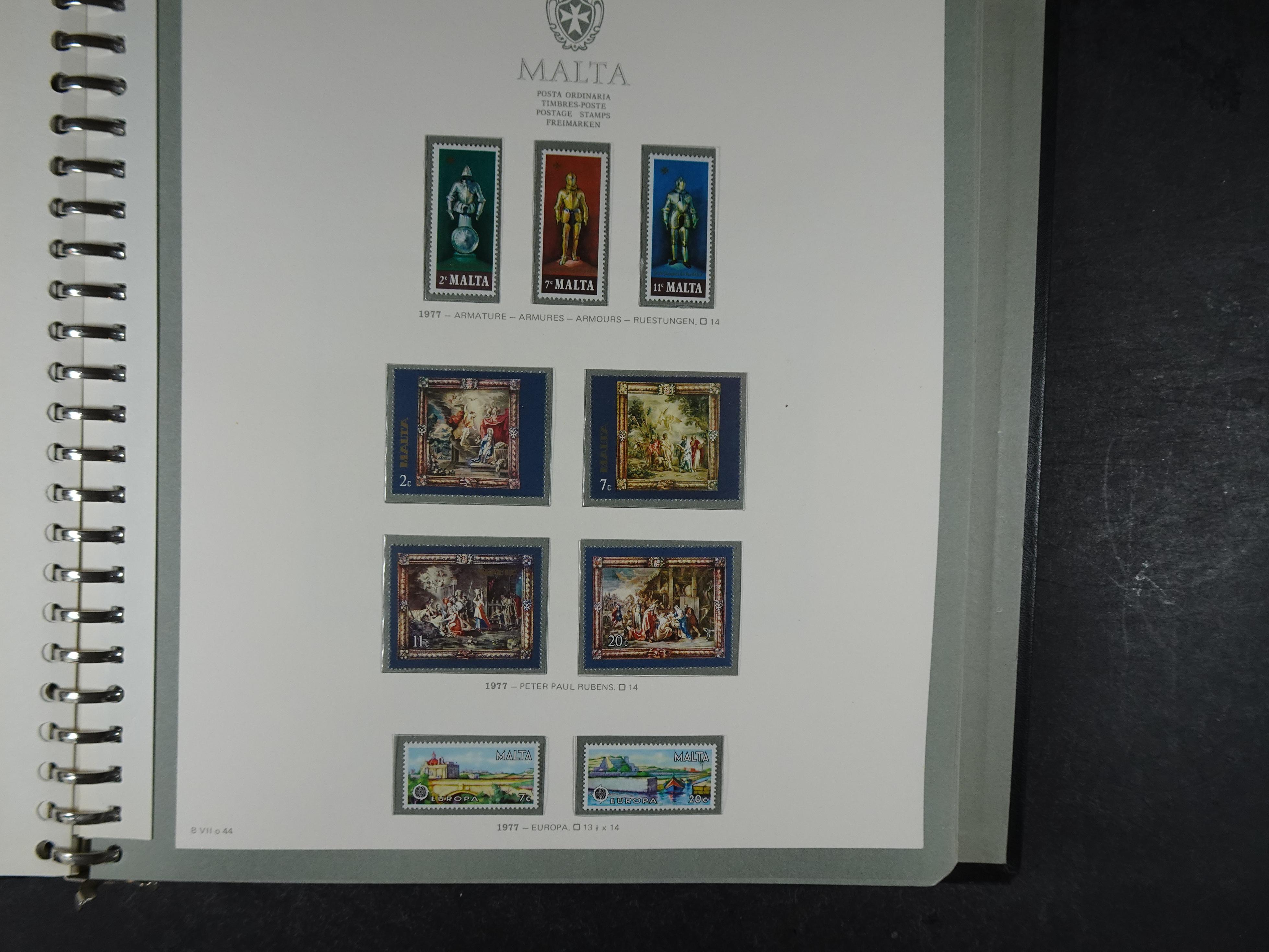 Compleet postfrisse verzameling 1964 - 1984 incl. blokken. 53