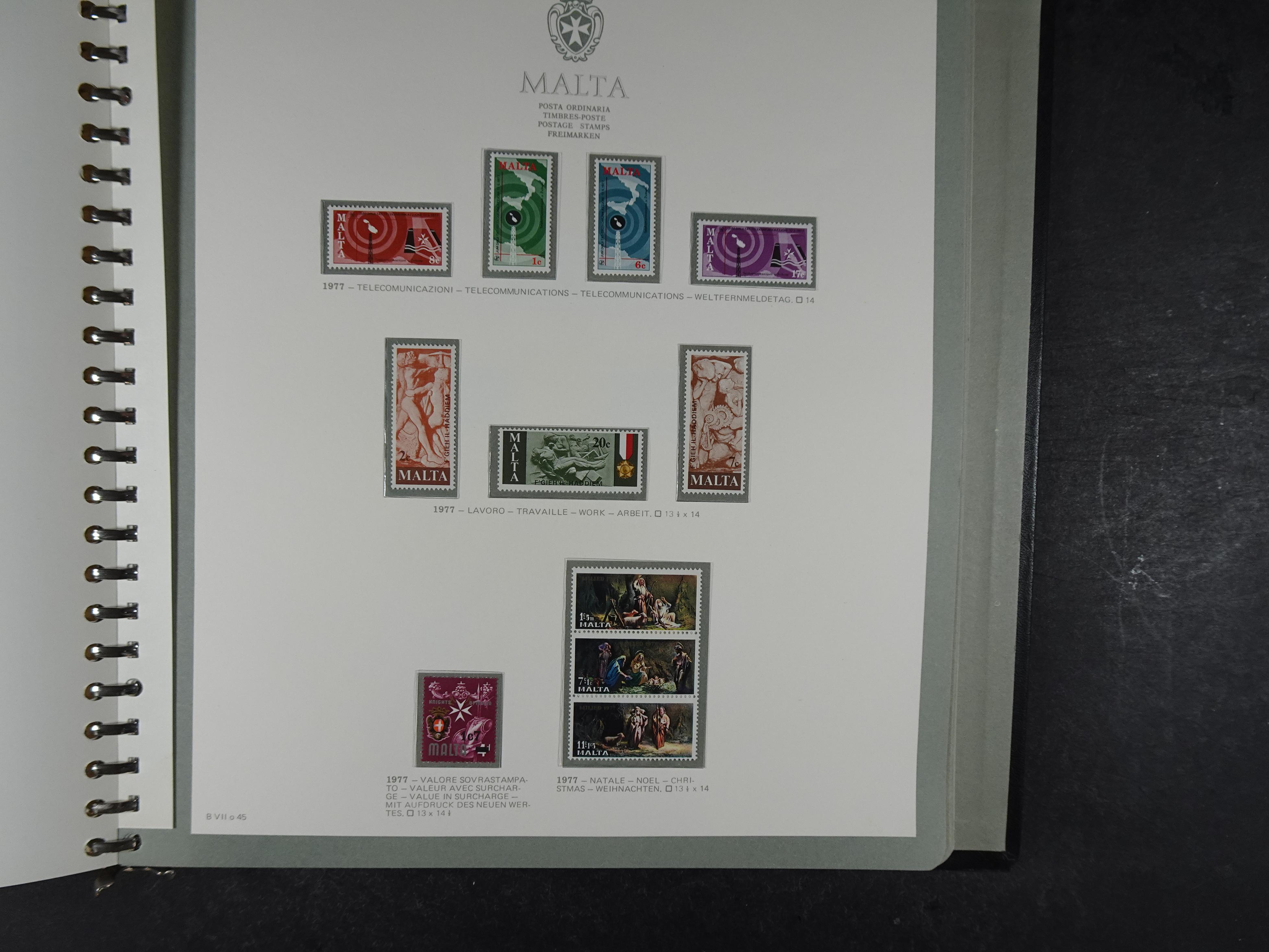 Compleet postfrisse verzameling 1964 - 1984 incl. blokken. 56