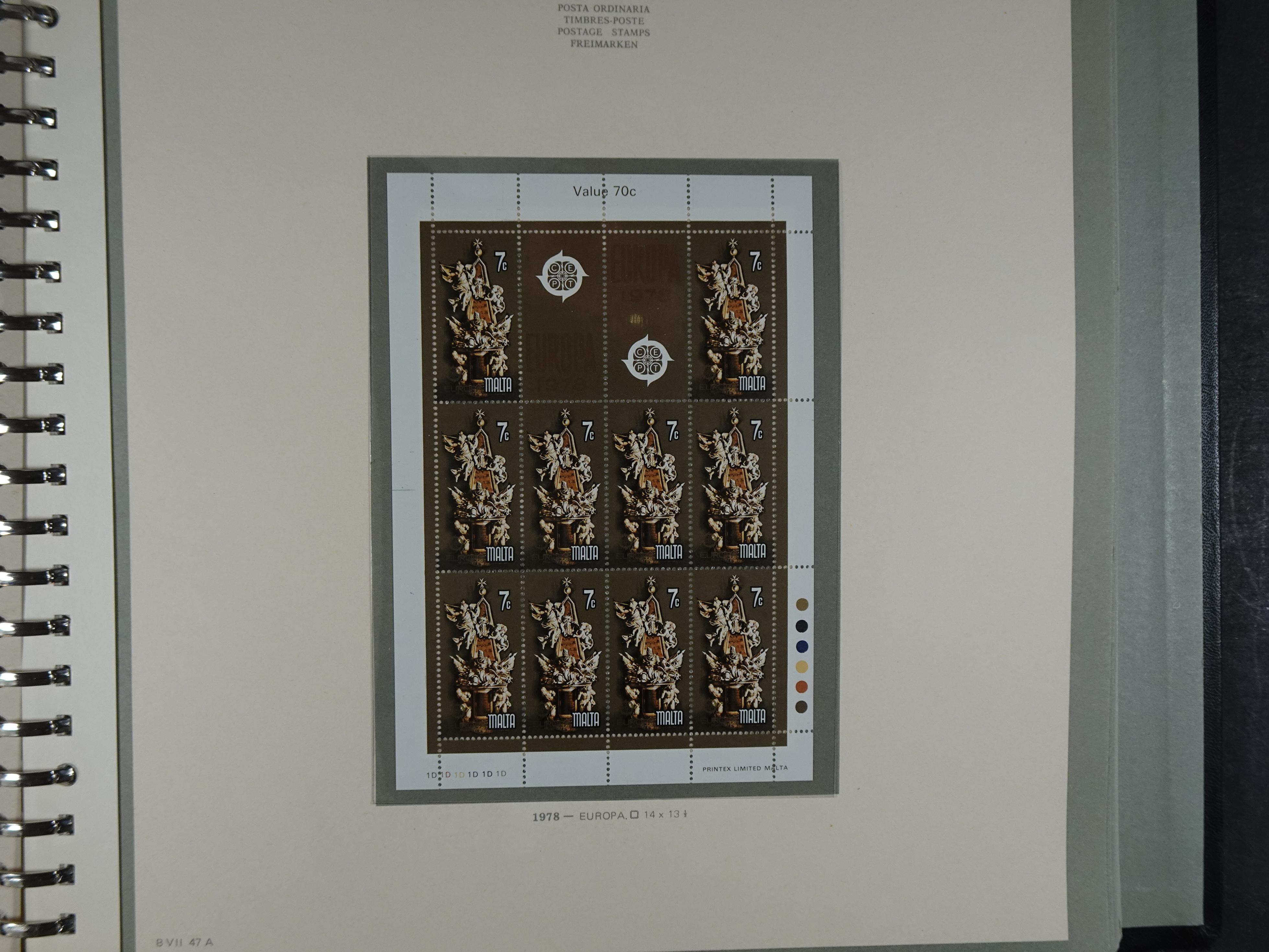 Compleet postfrisse verzameling 1964 - 1984 incl. blokken. 60