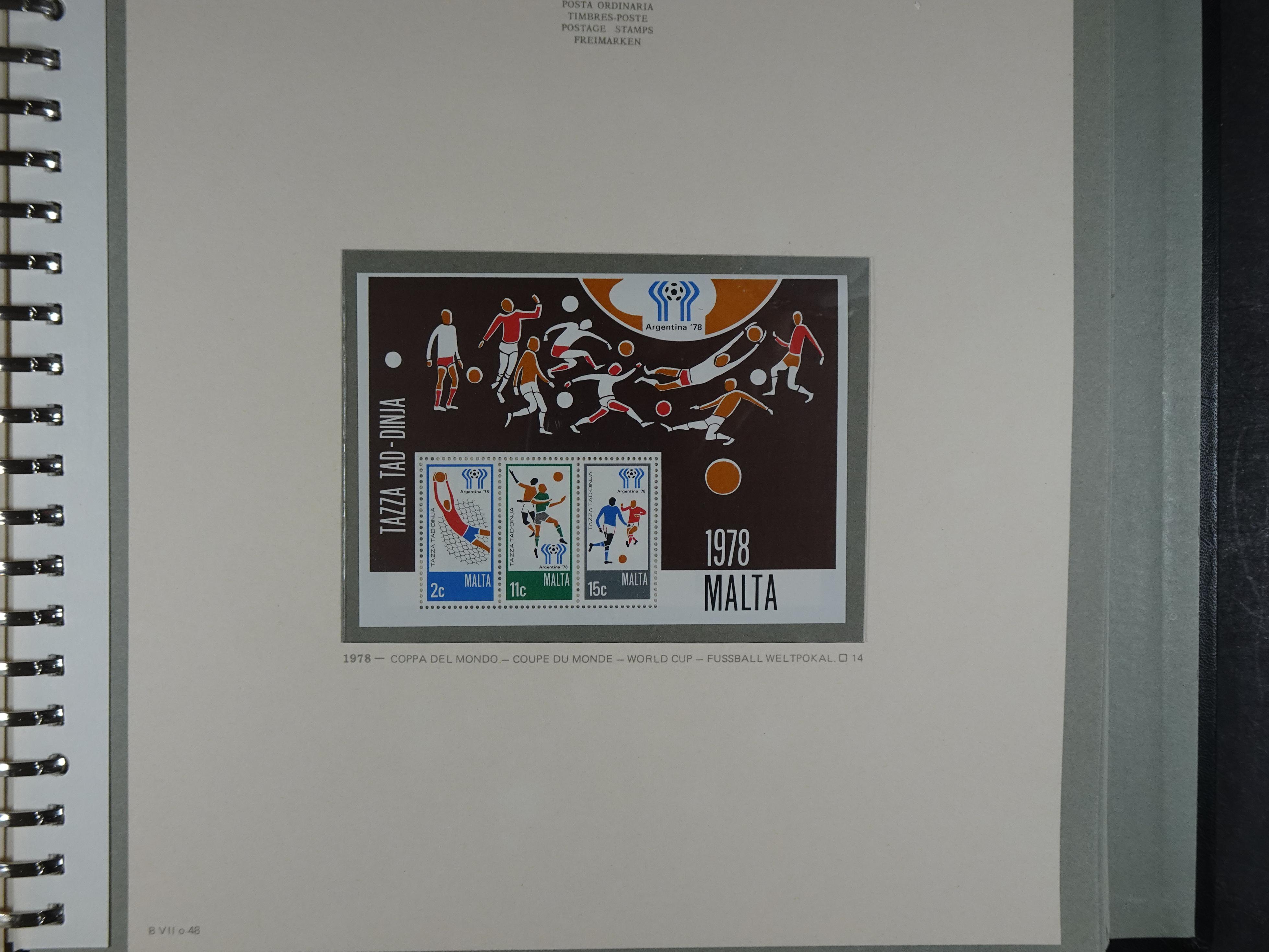 Compleet postfrisse verzameling 1964 - 1984 incl. blokken. 62