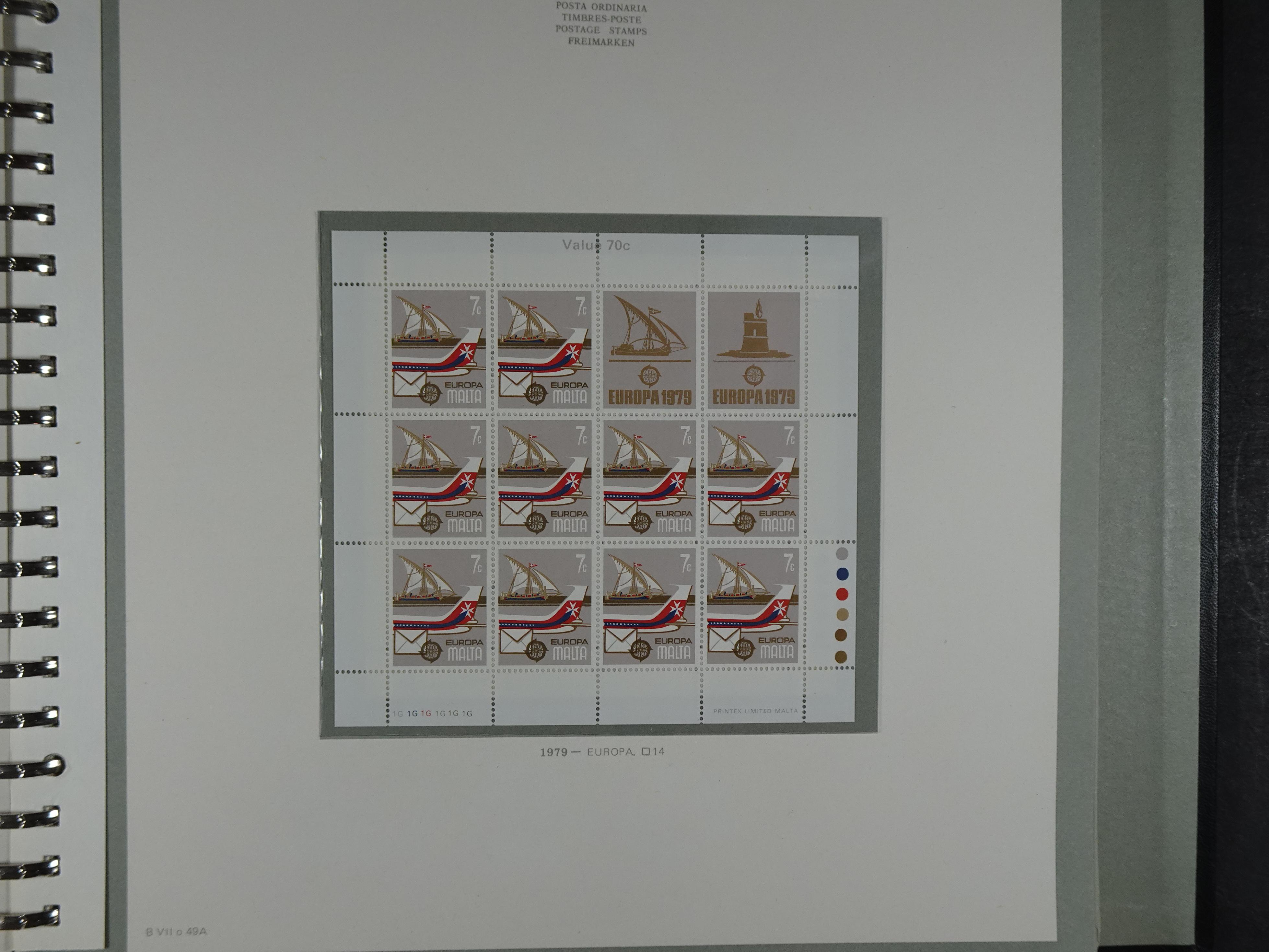 Compleet postfrisse verzameling 1964 - 1984 incl. blokken. 65