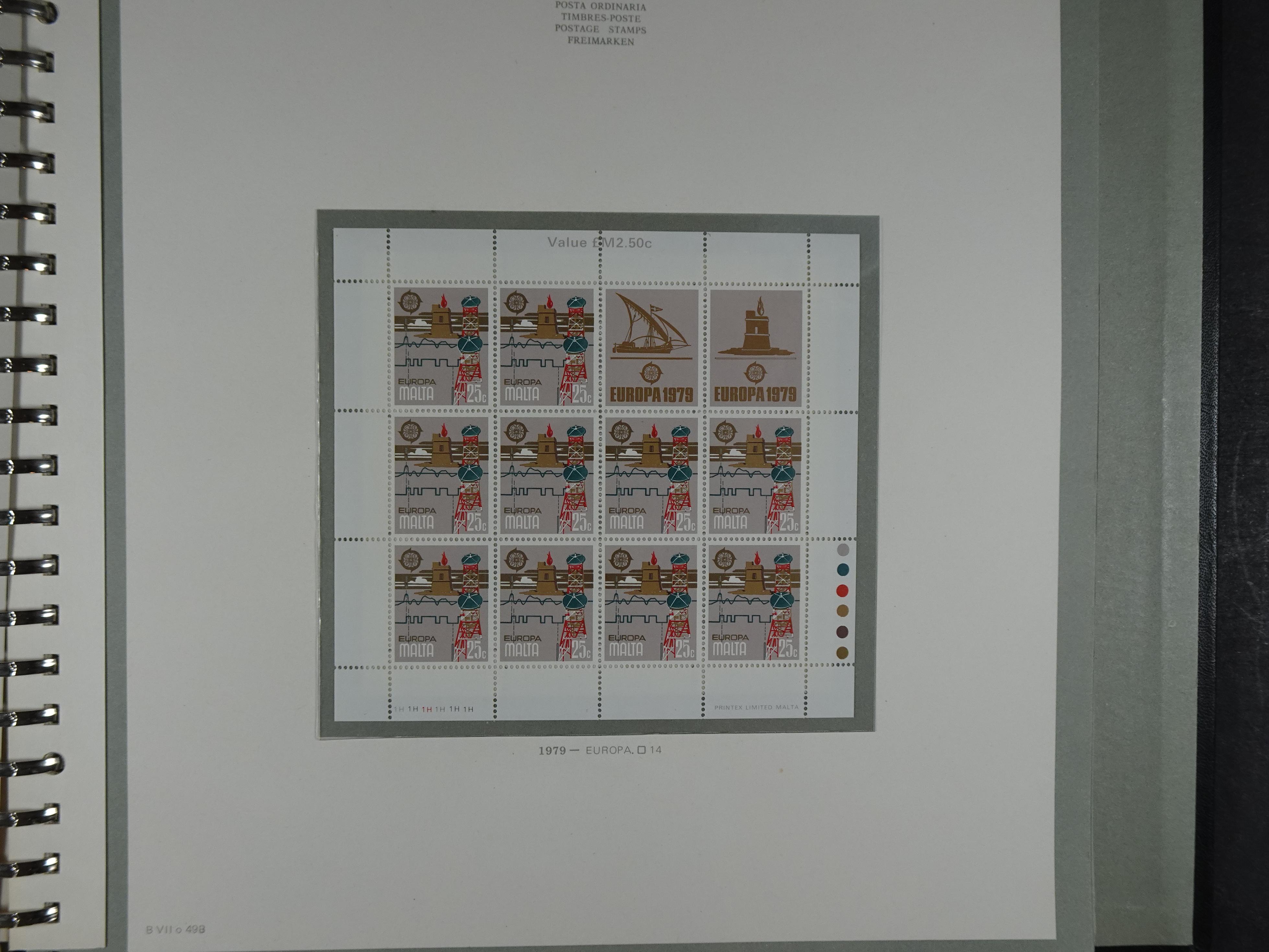 Compleet postfrisse verzameling 1964 - 1984 incl. blokken. 66