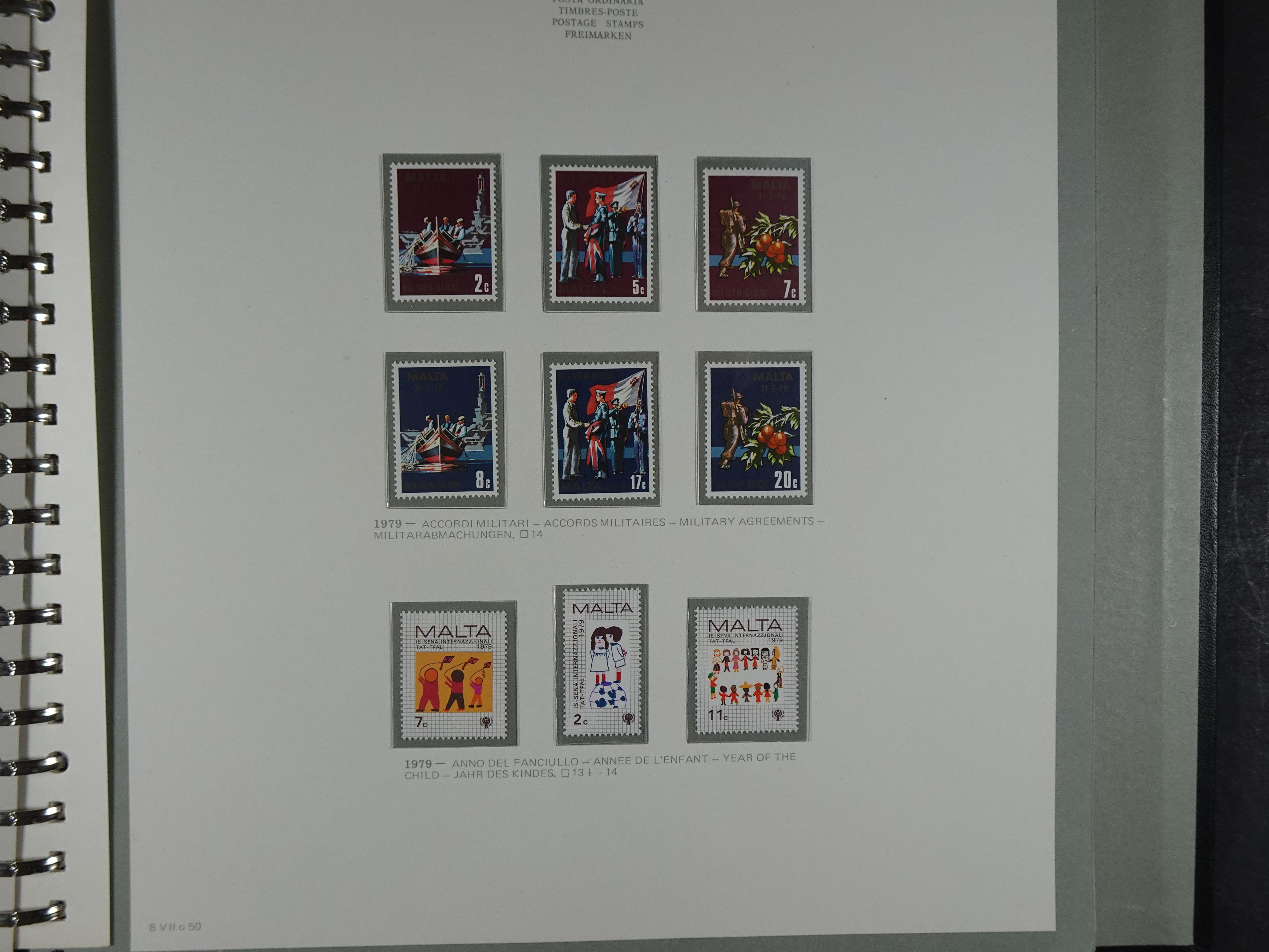 Compleet postfrisse verzameling 1964 - 1984 incl. blokken. 67