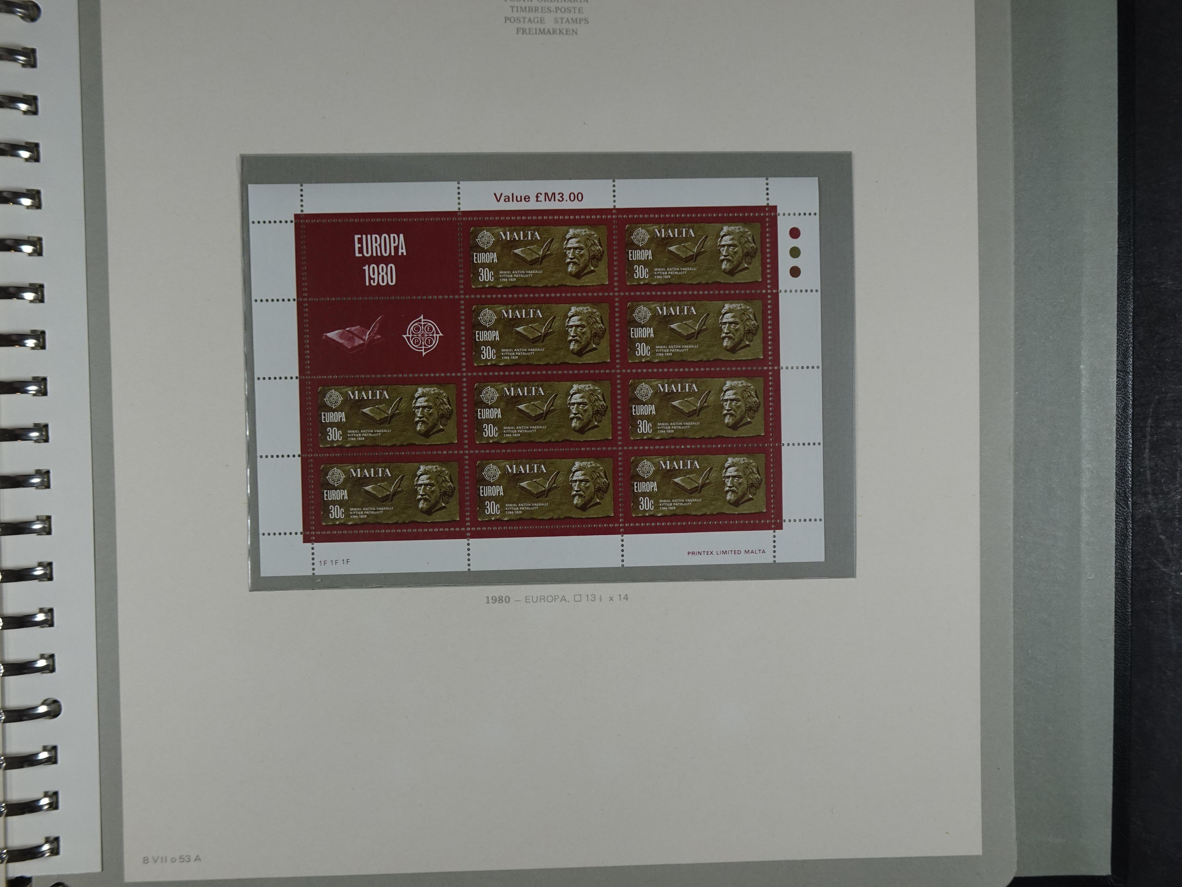 Compleet postfrisse verzameling 1964 - 1984 incl. blokken. 71