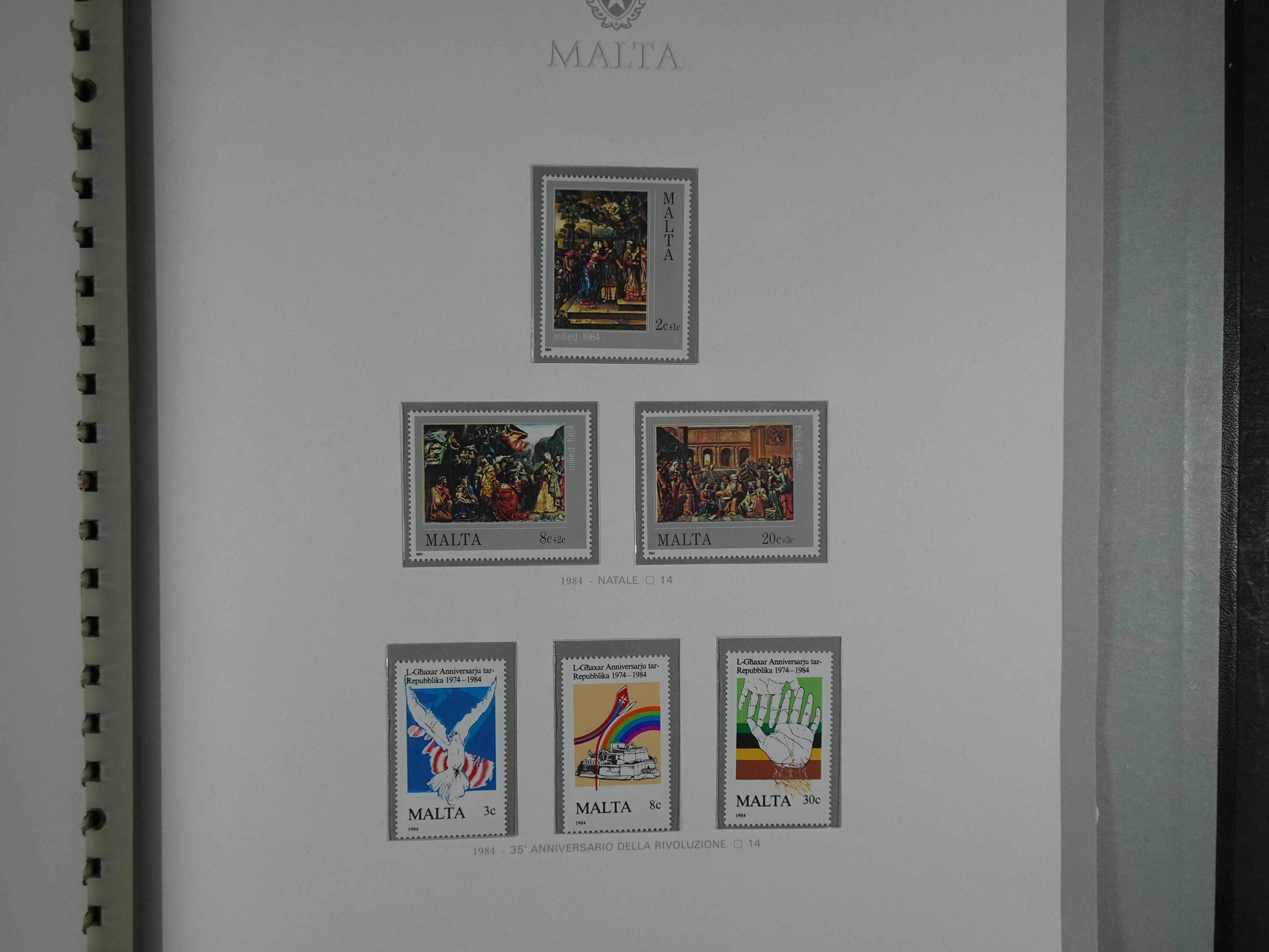 Compleet postfrisse verzameling 1964 - 1984 incl. blokken. 89