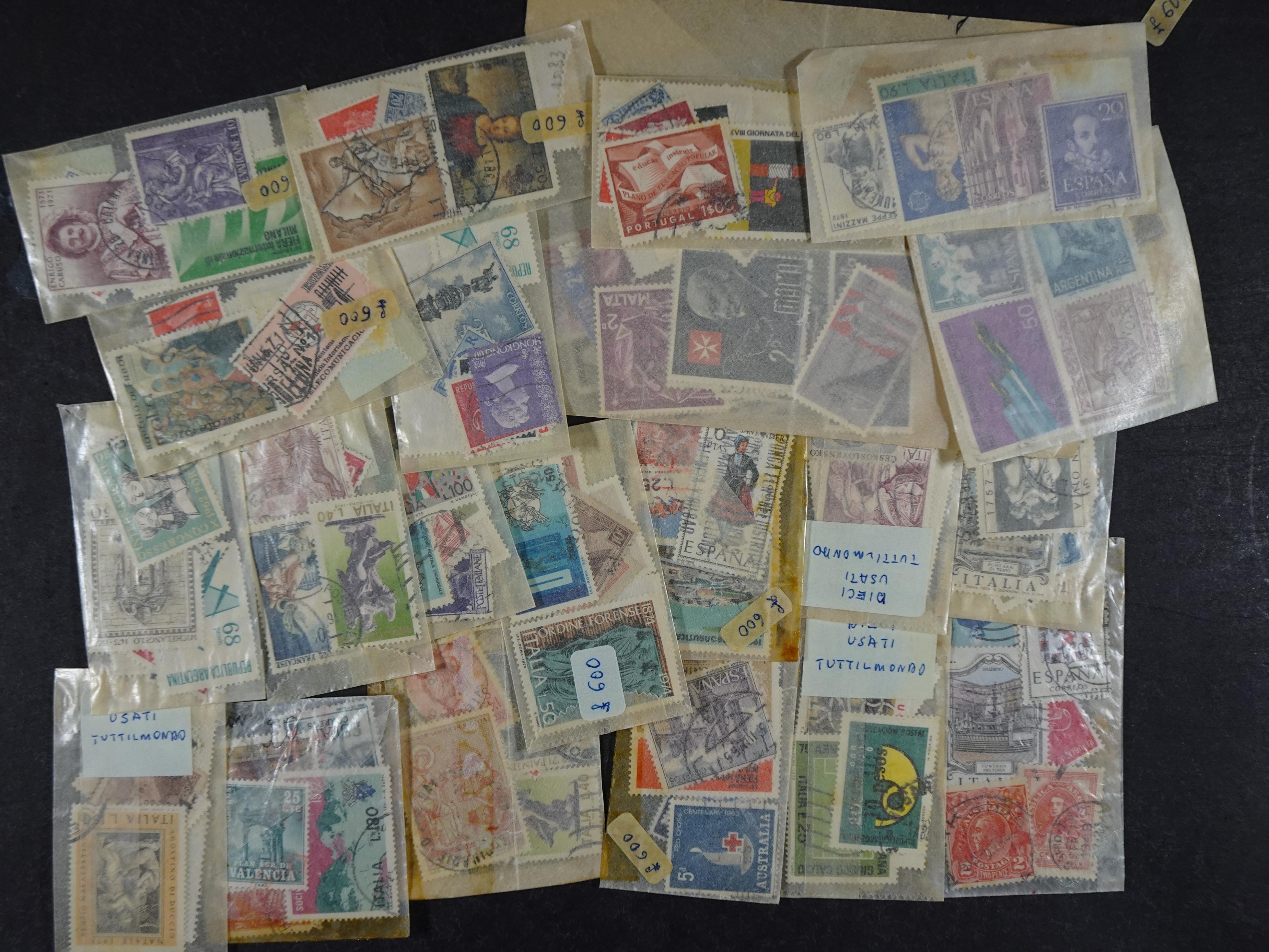 Gehele wereld in zakjes groten deels postfris. 9