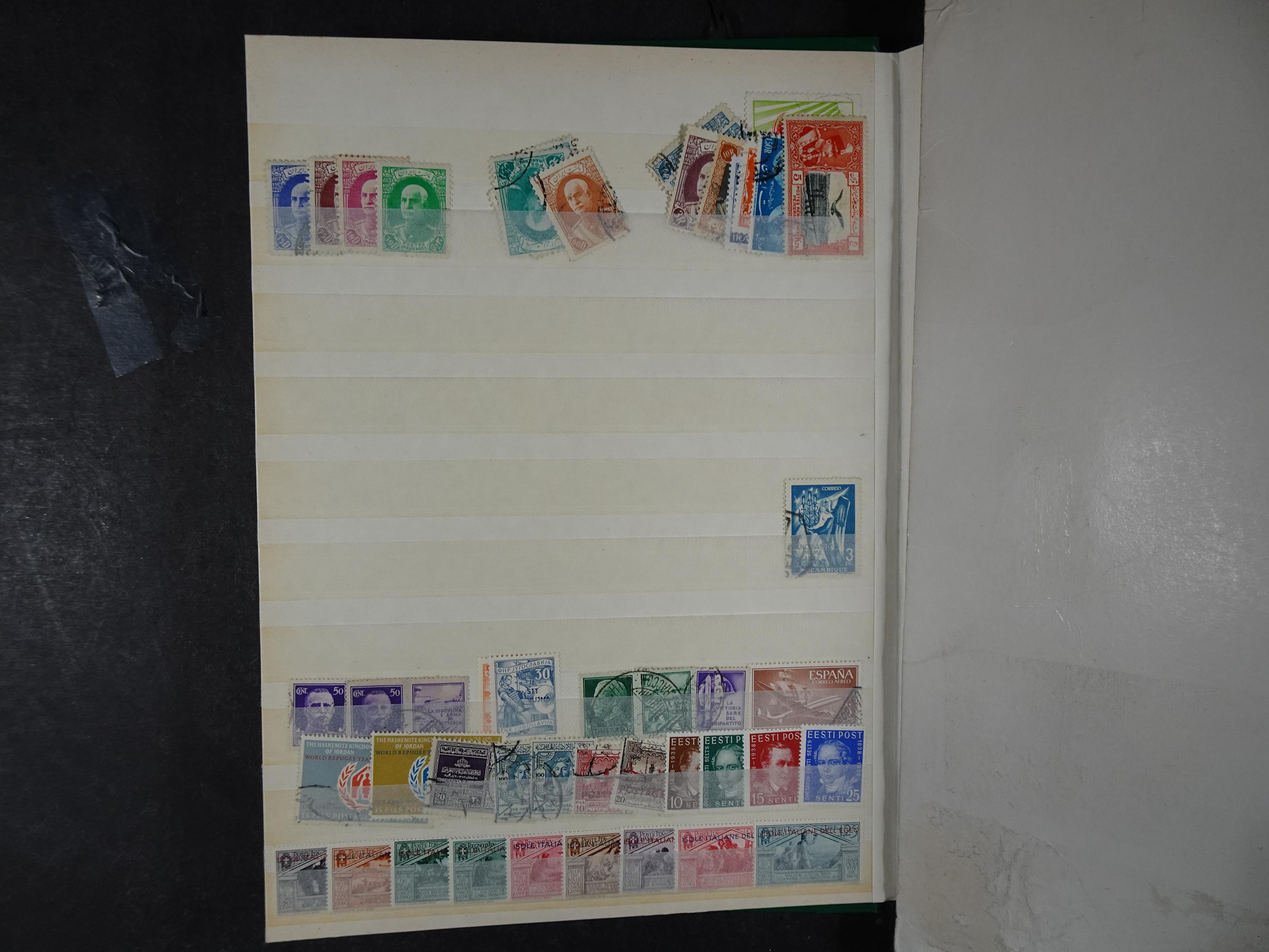 Rommelige uitzoekpartij met veel leuk materiaal. 3