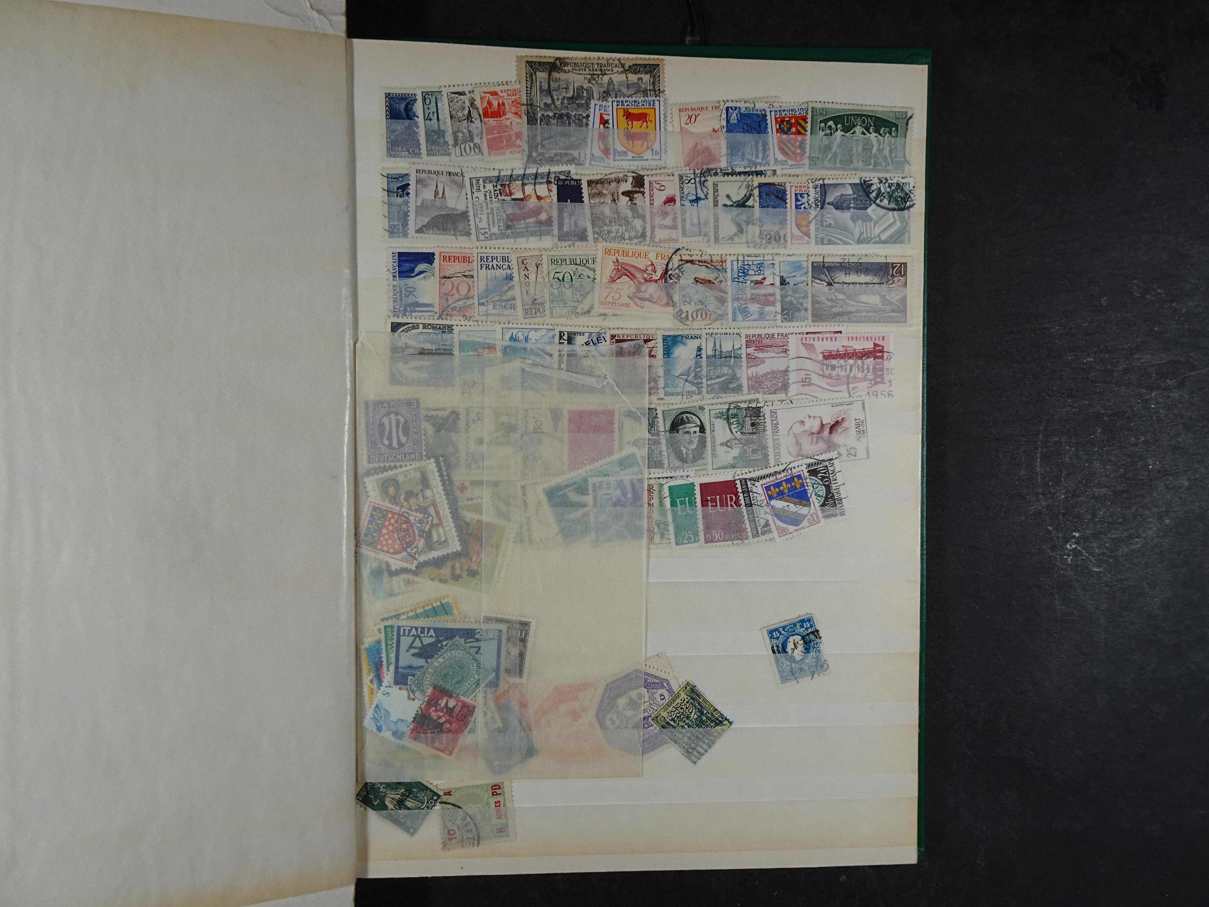 Rommelige uitzoekpartij met veel leuk materiaal. 8