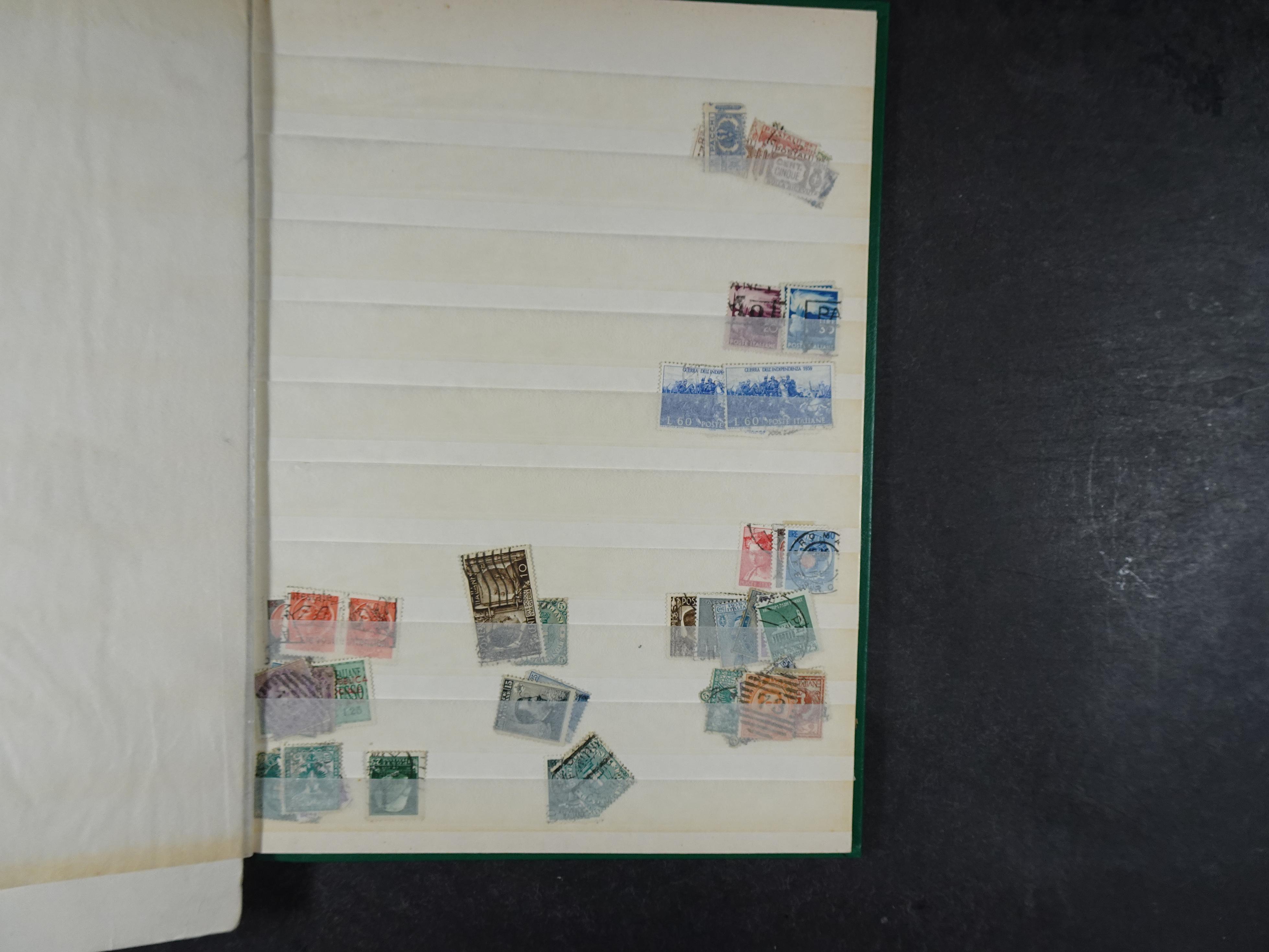 Rommelige uitzoekpartij met veel leuk materiaal. 12