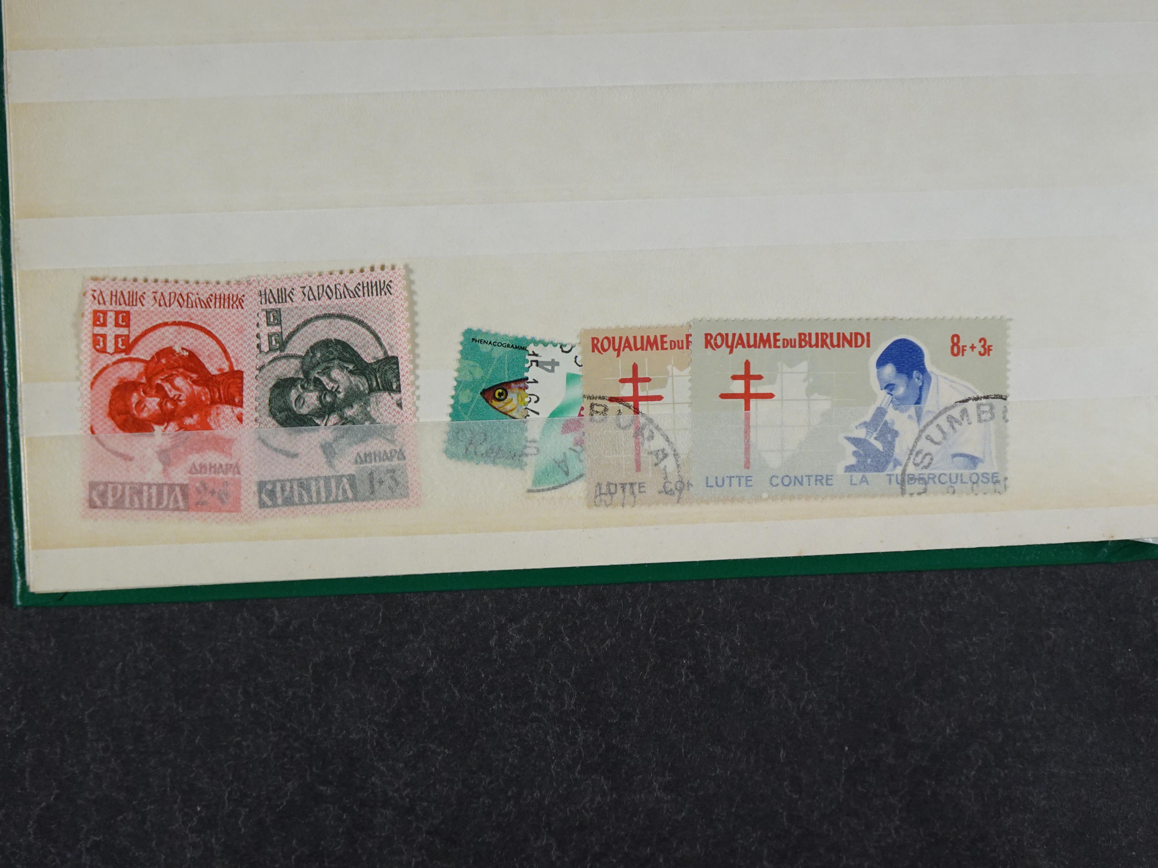 Rommelige uitzoekpartij met veel leuk materiaal. 15