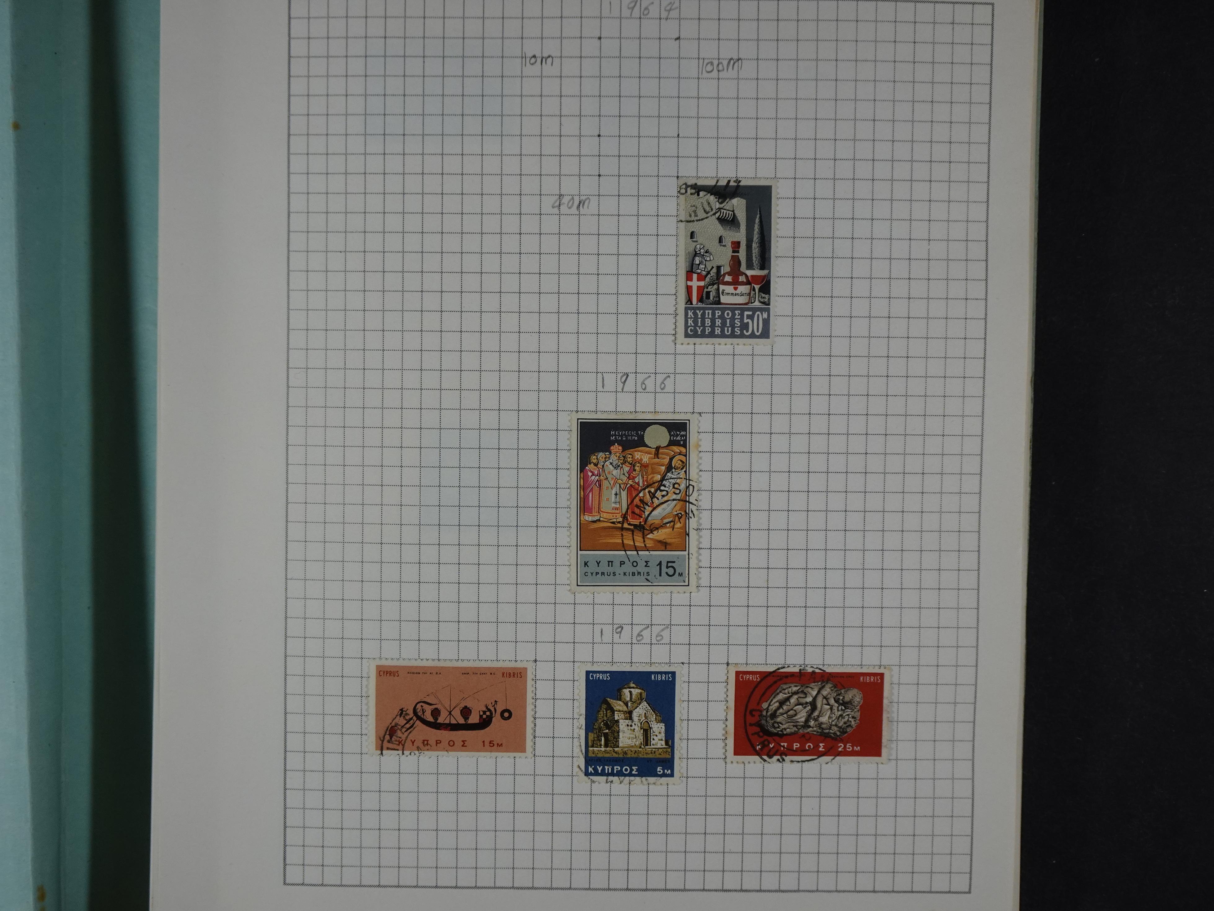 Aardige collectie met betere zegels. 9