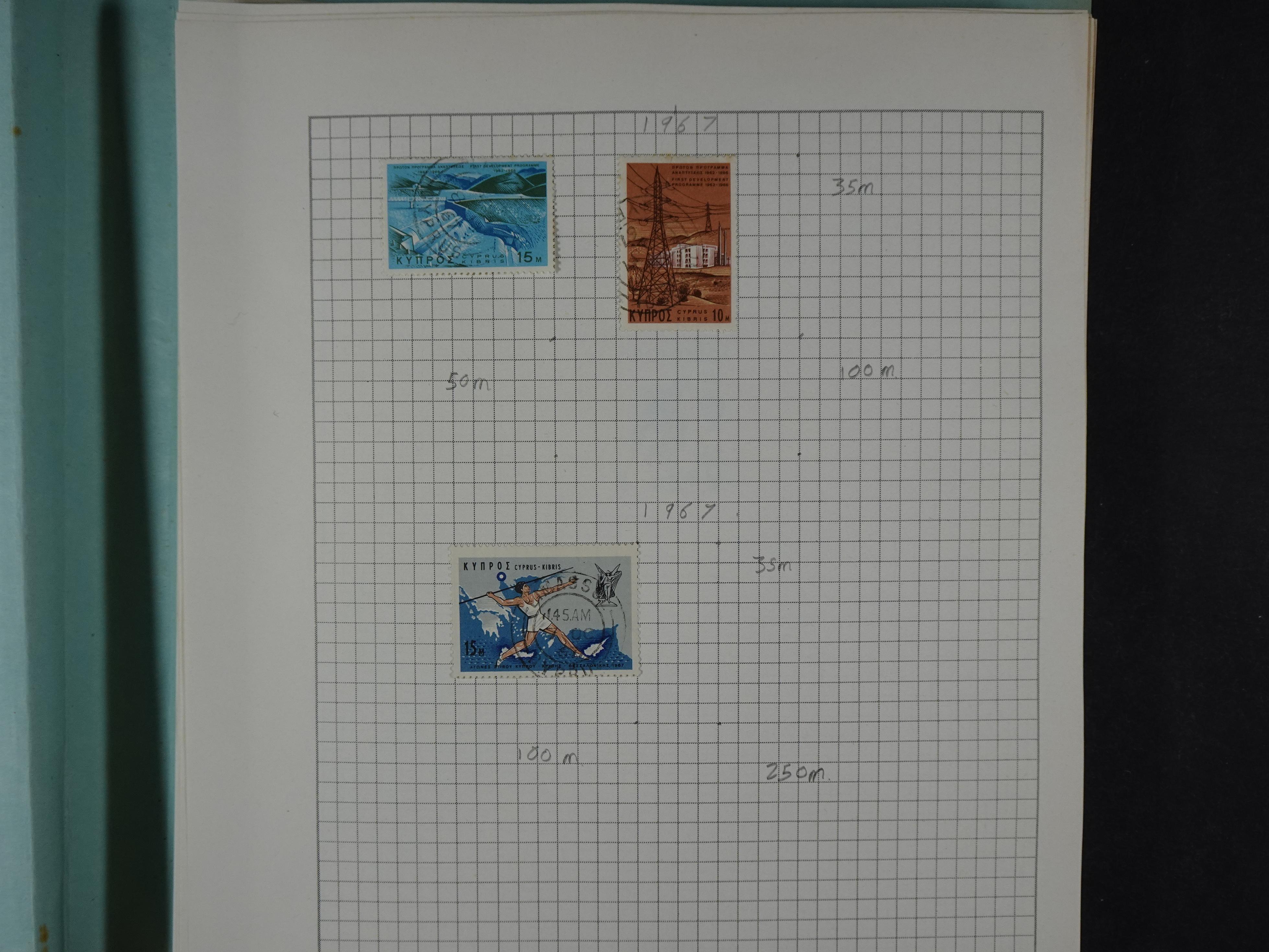 Aardige collectie met betere zegels. 10