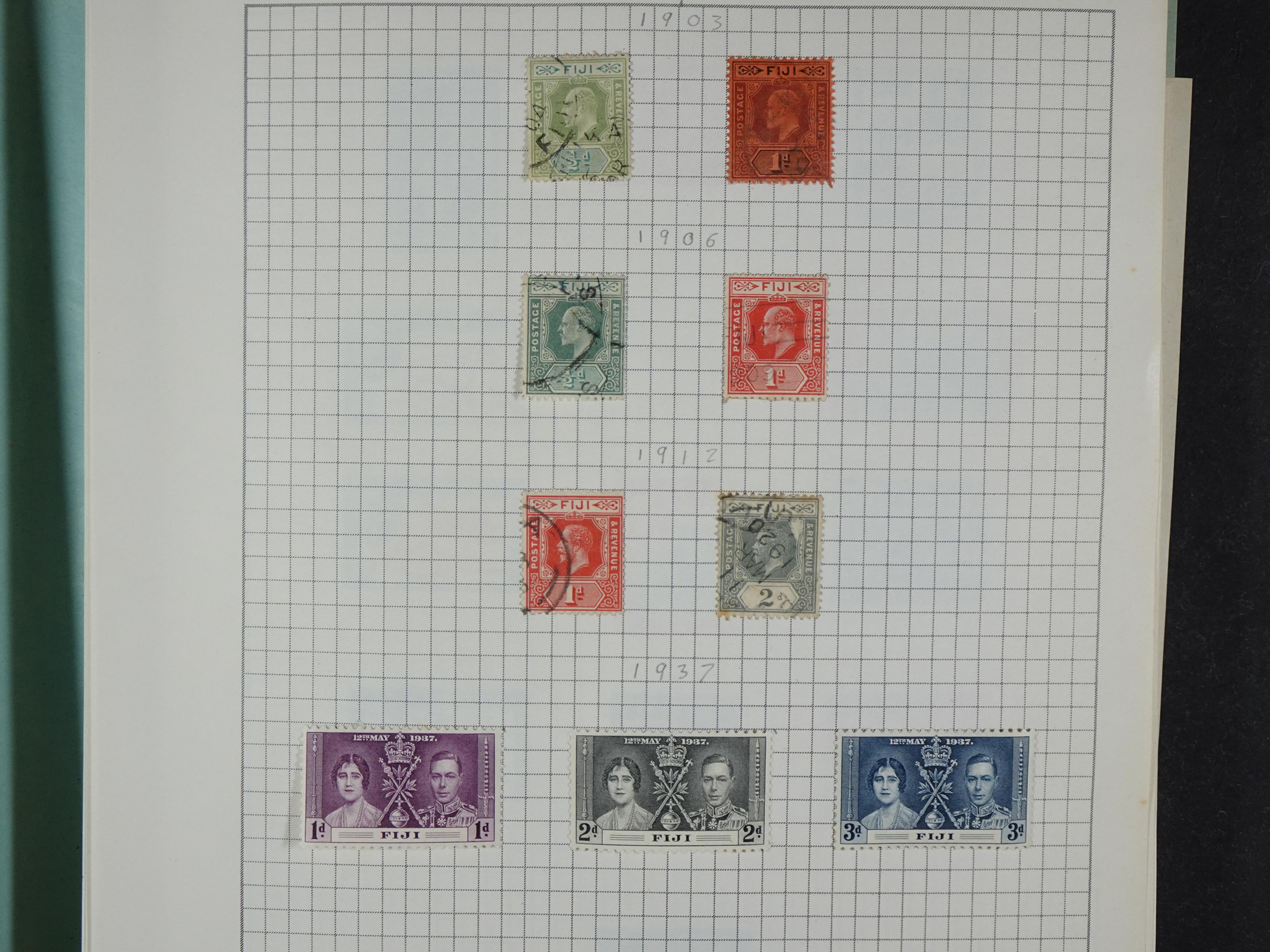 Aardige collectie met betere zegels. 14