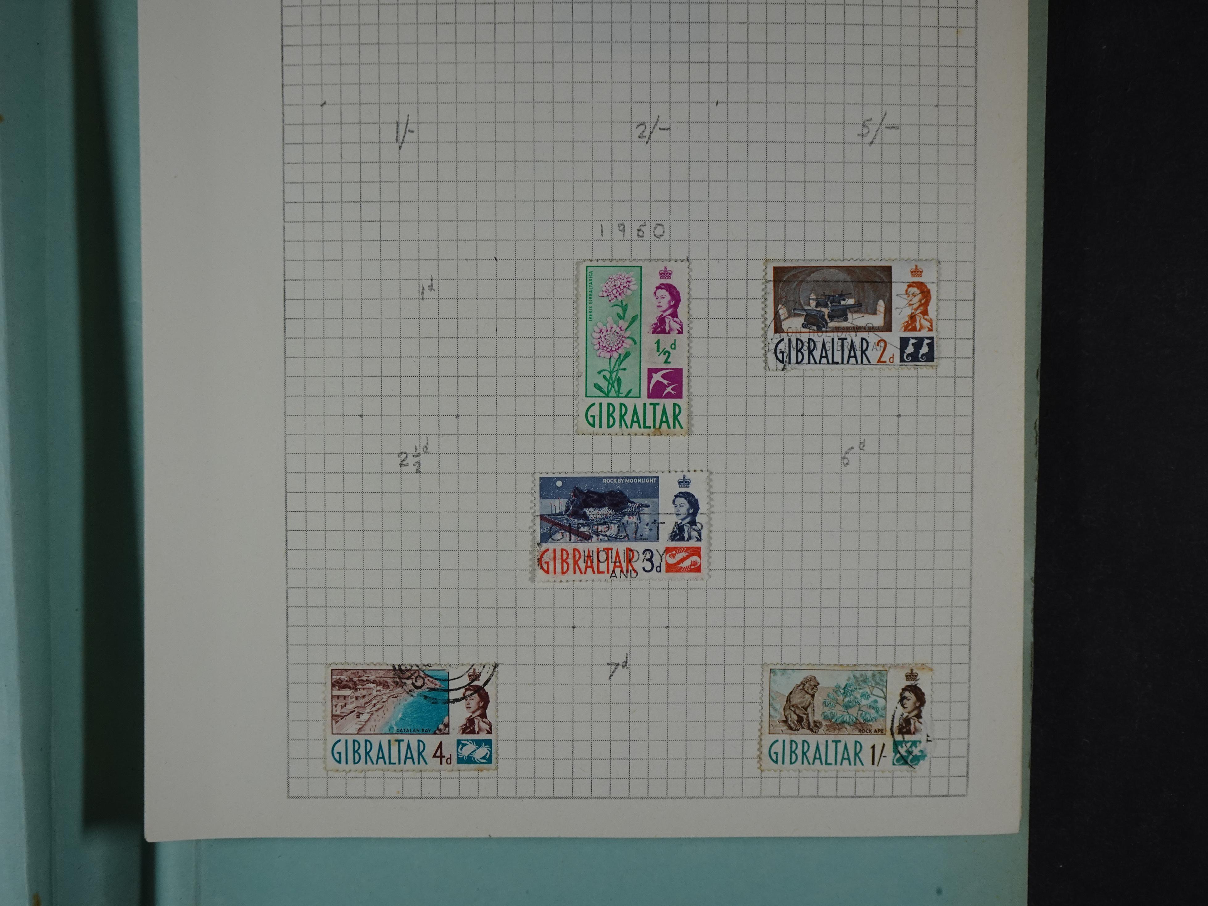 Aardige collectie met betere zegels. 24