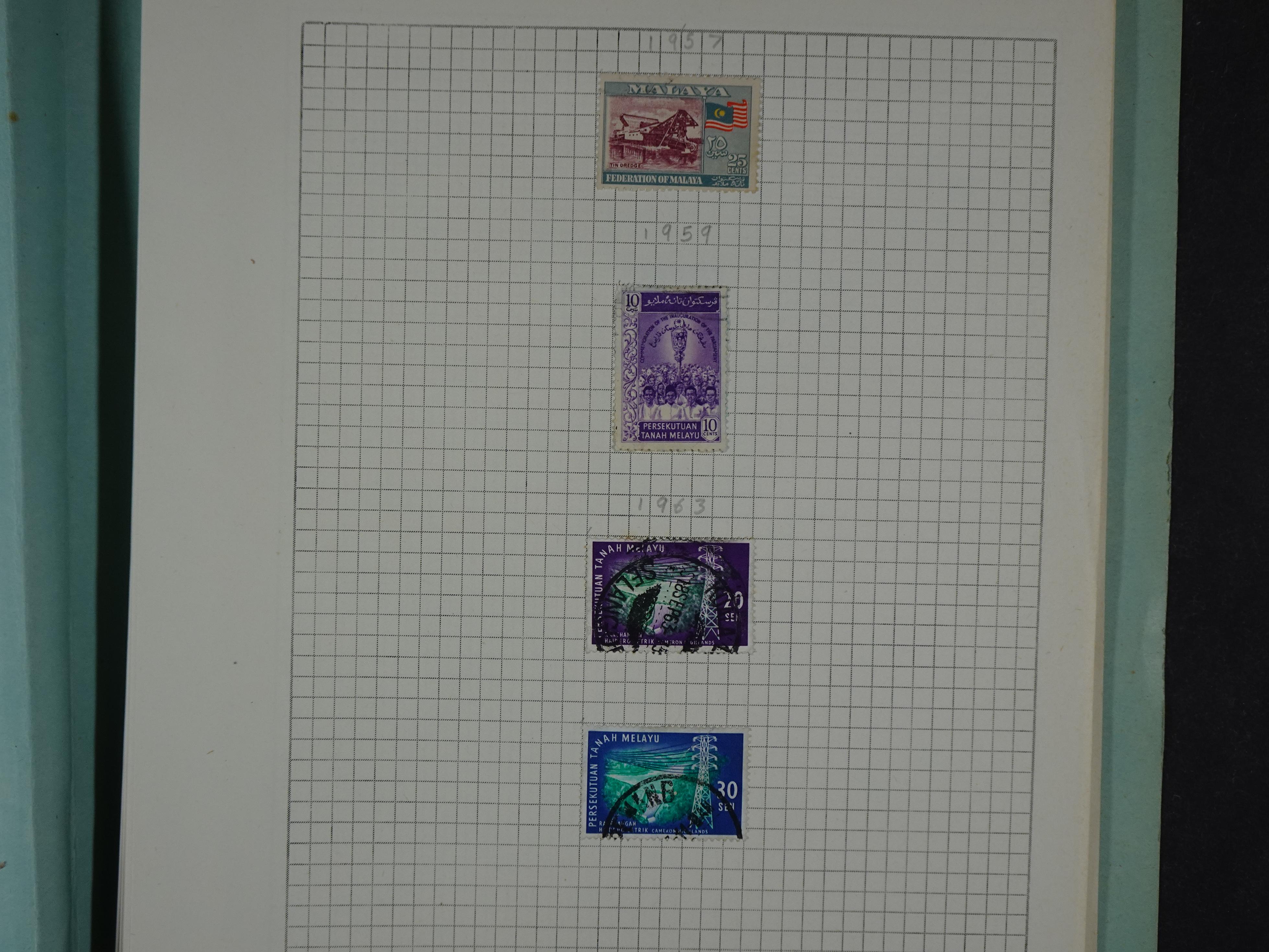 Aardige collectie met betere zegels. 96