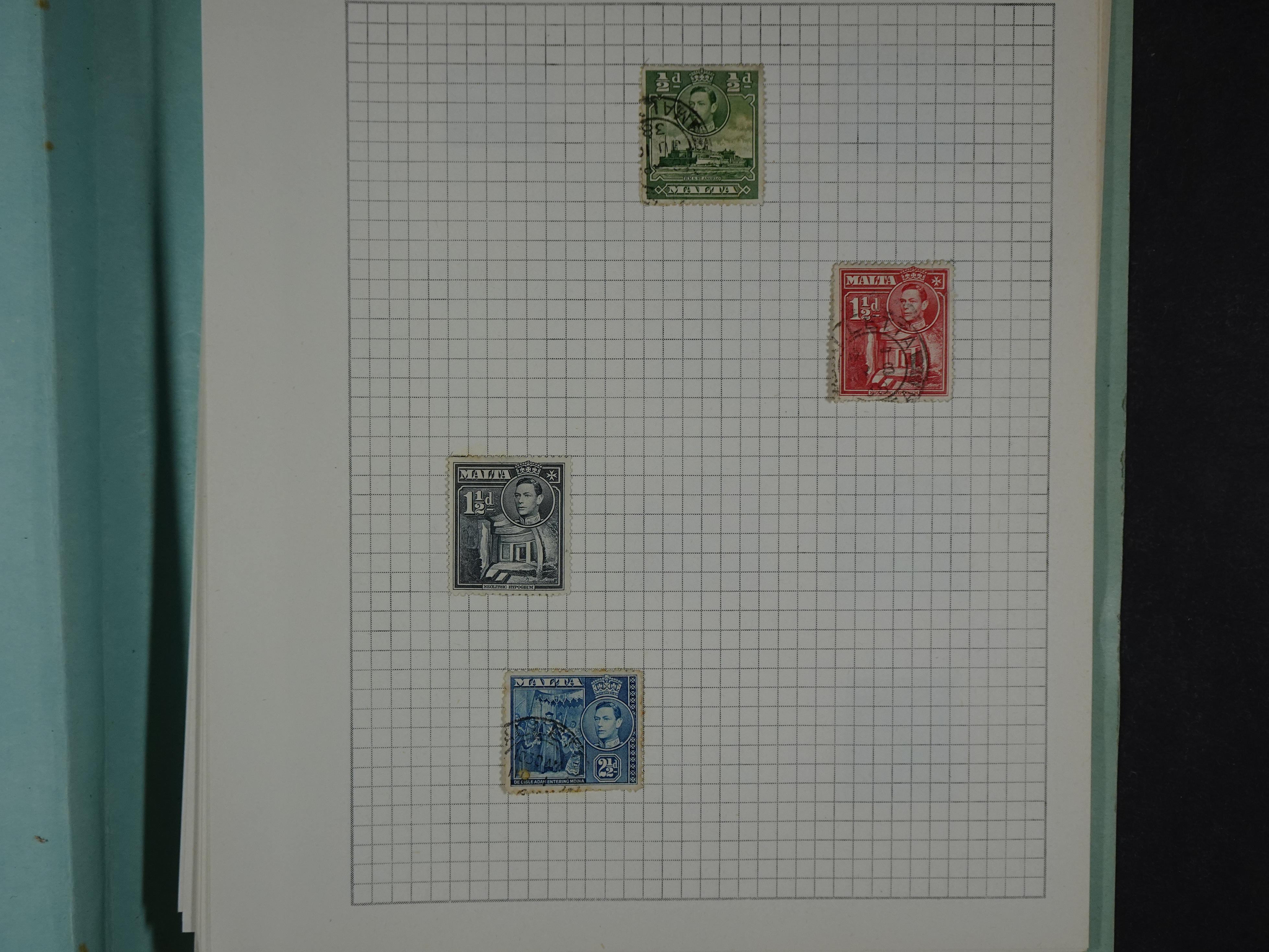 Aardige collectie met betere zegels. 112