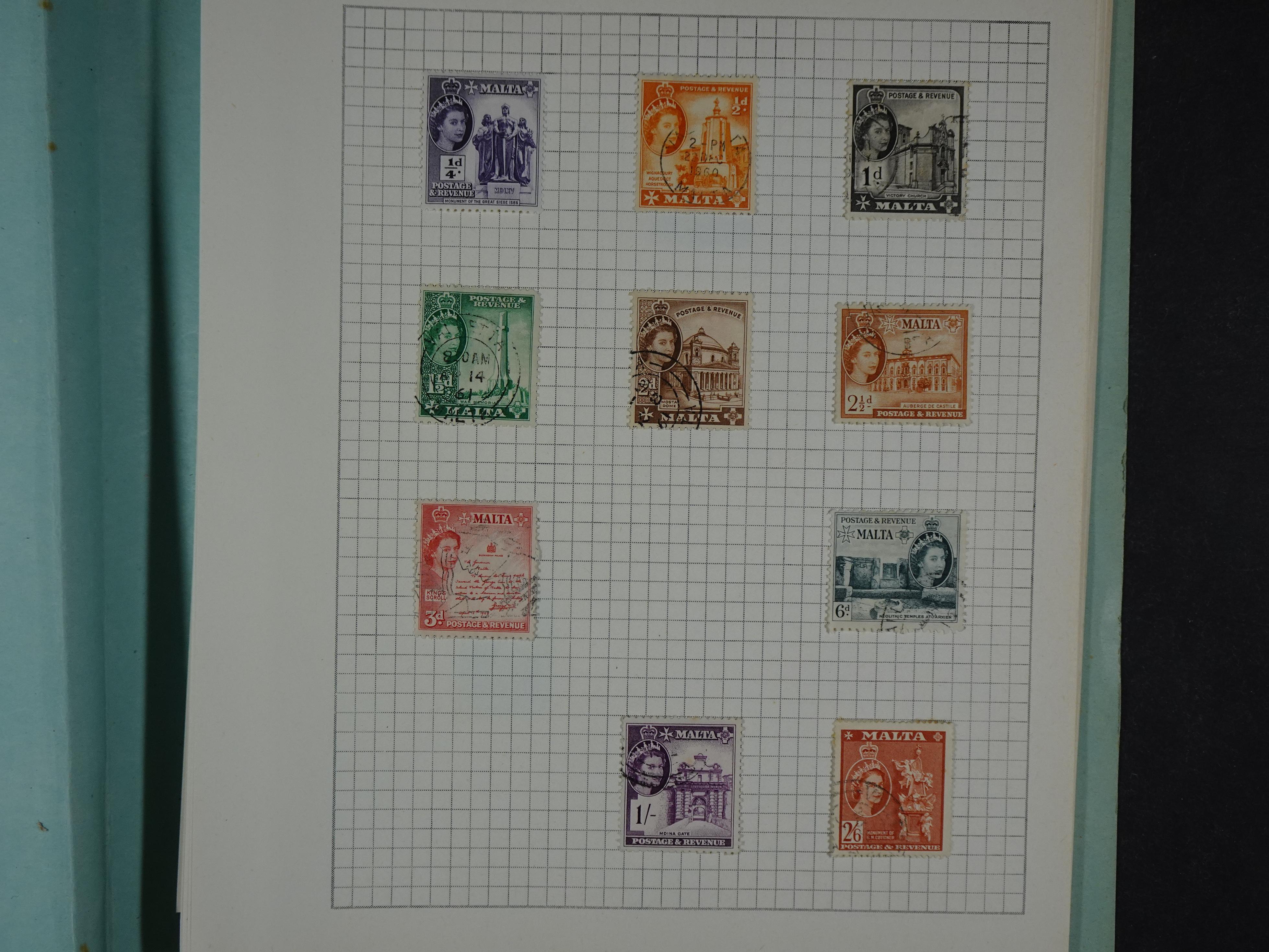 Aardige collectie met betere zegels. 115